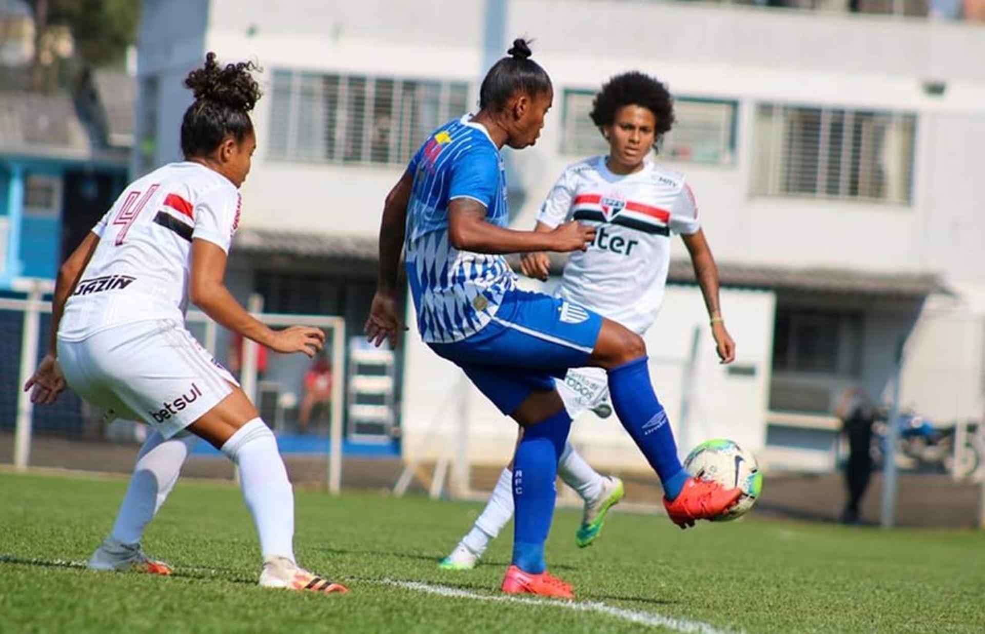 Avaí Kindermann e São Paulo se enfrentaram na tarde deste domingo