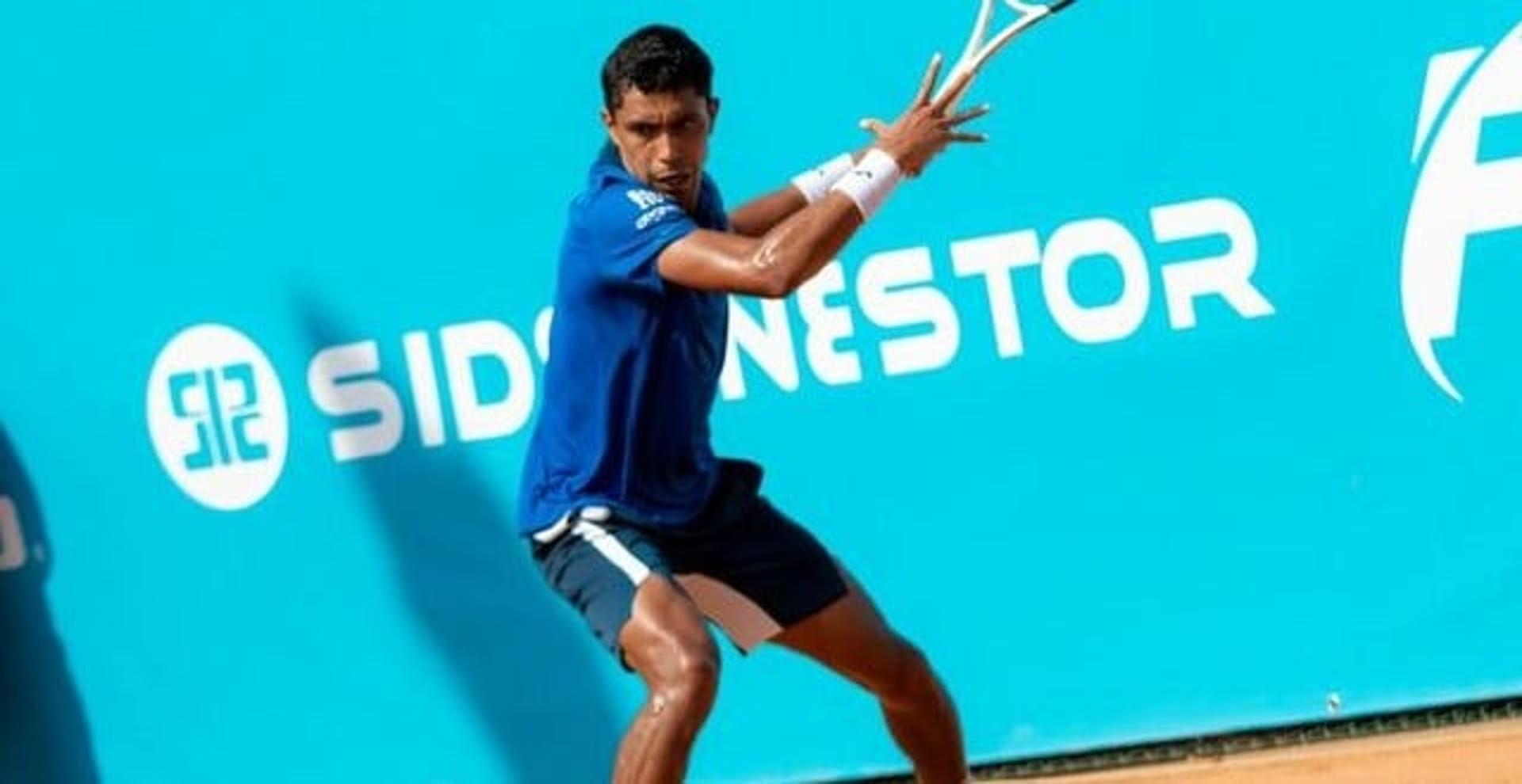 Thiago Monteiro em ação no Challenger de Forli