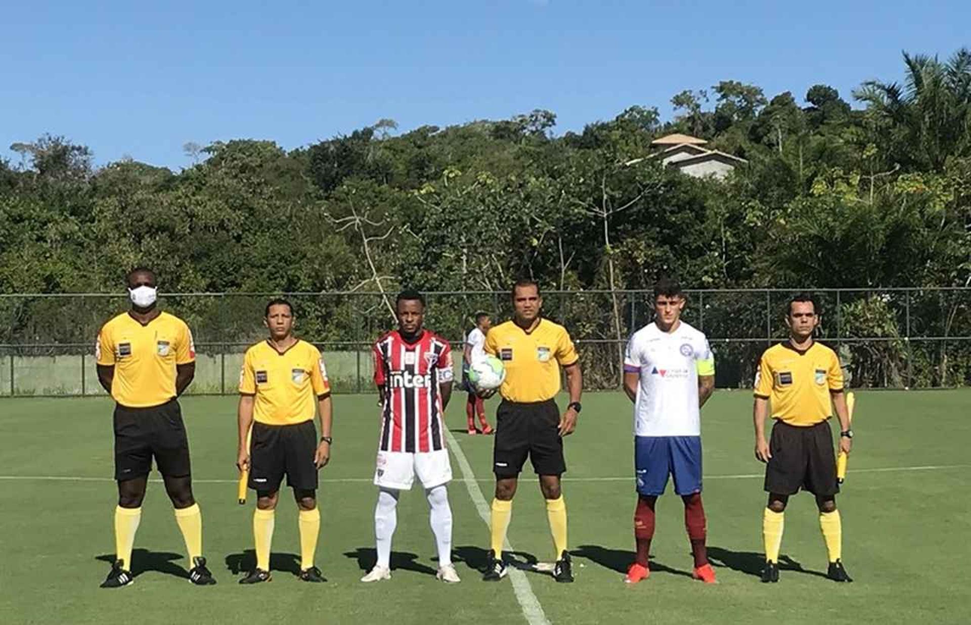 Tricolor encarou o Bahia na tarde deste domingo