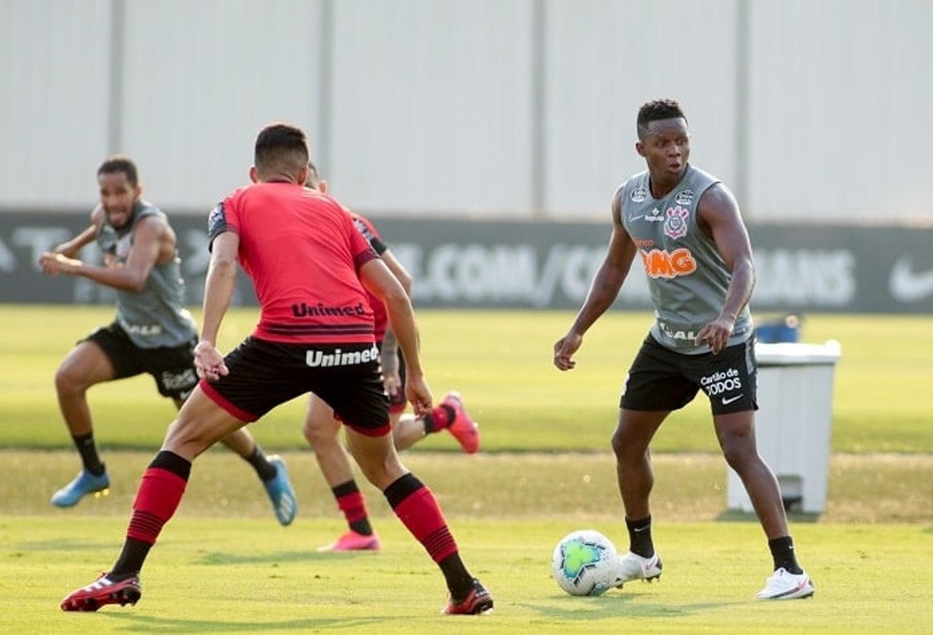 Cazares - Treino Corinthians