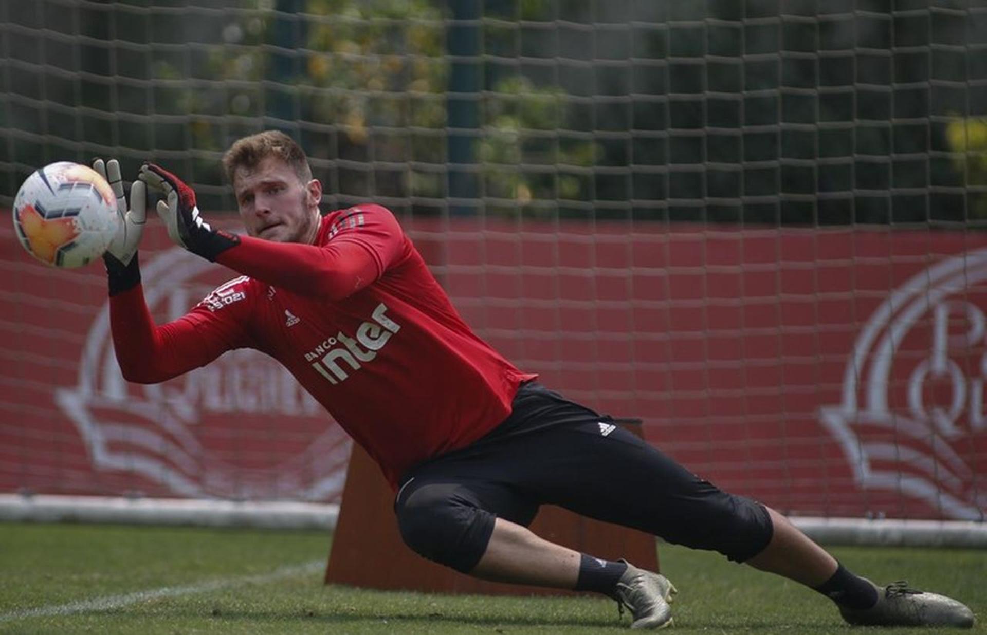 Lucas Perri é o reserva imediato do gol do São Paulo