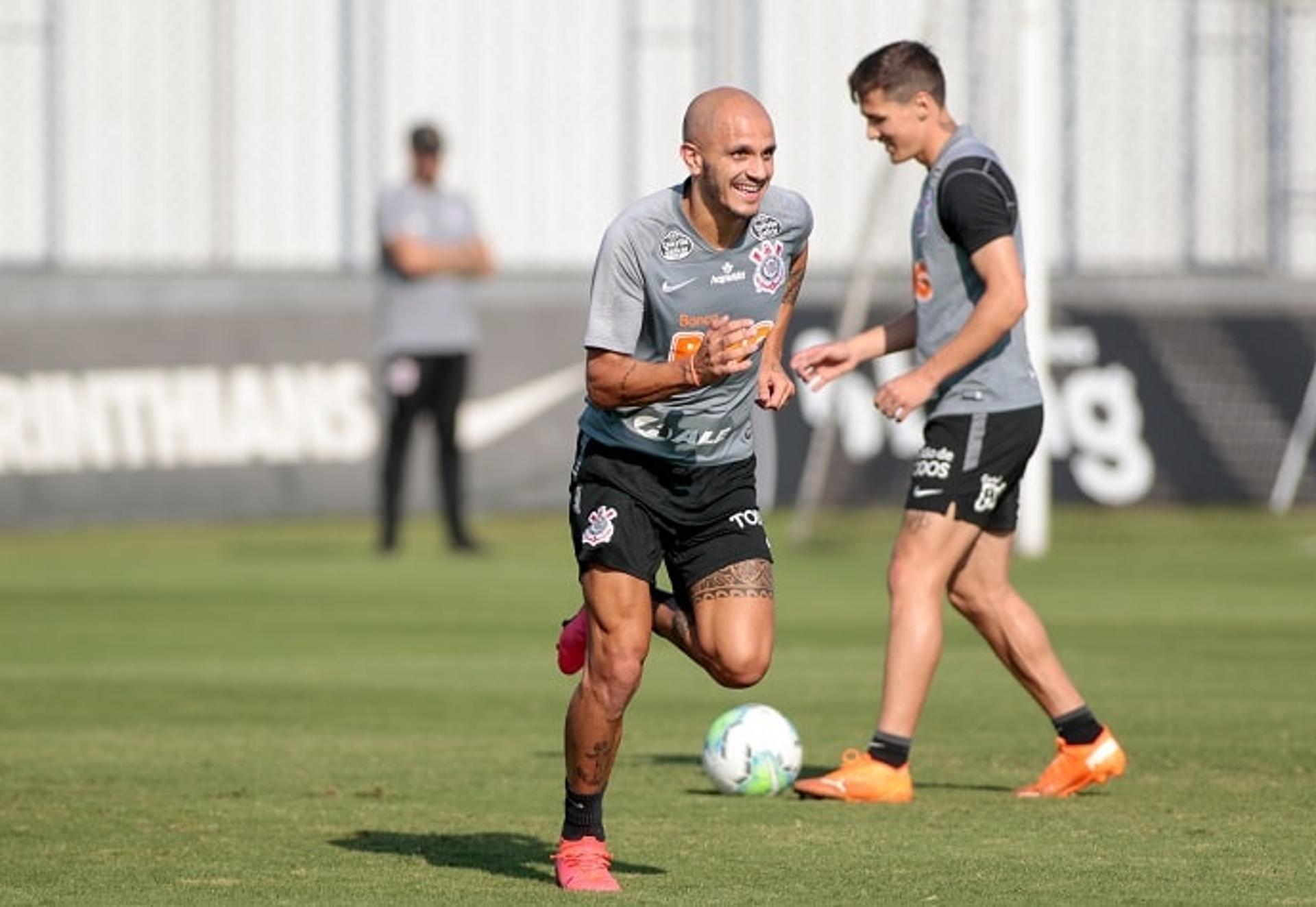 Fábio Santos - Treino Corinthians