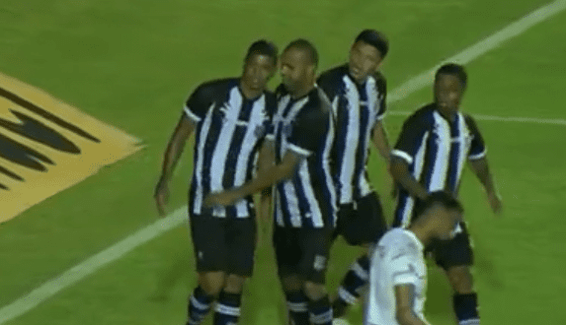 Figueirense empata o jogo com gol de Pereira