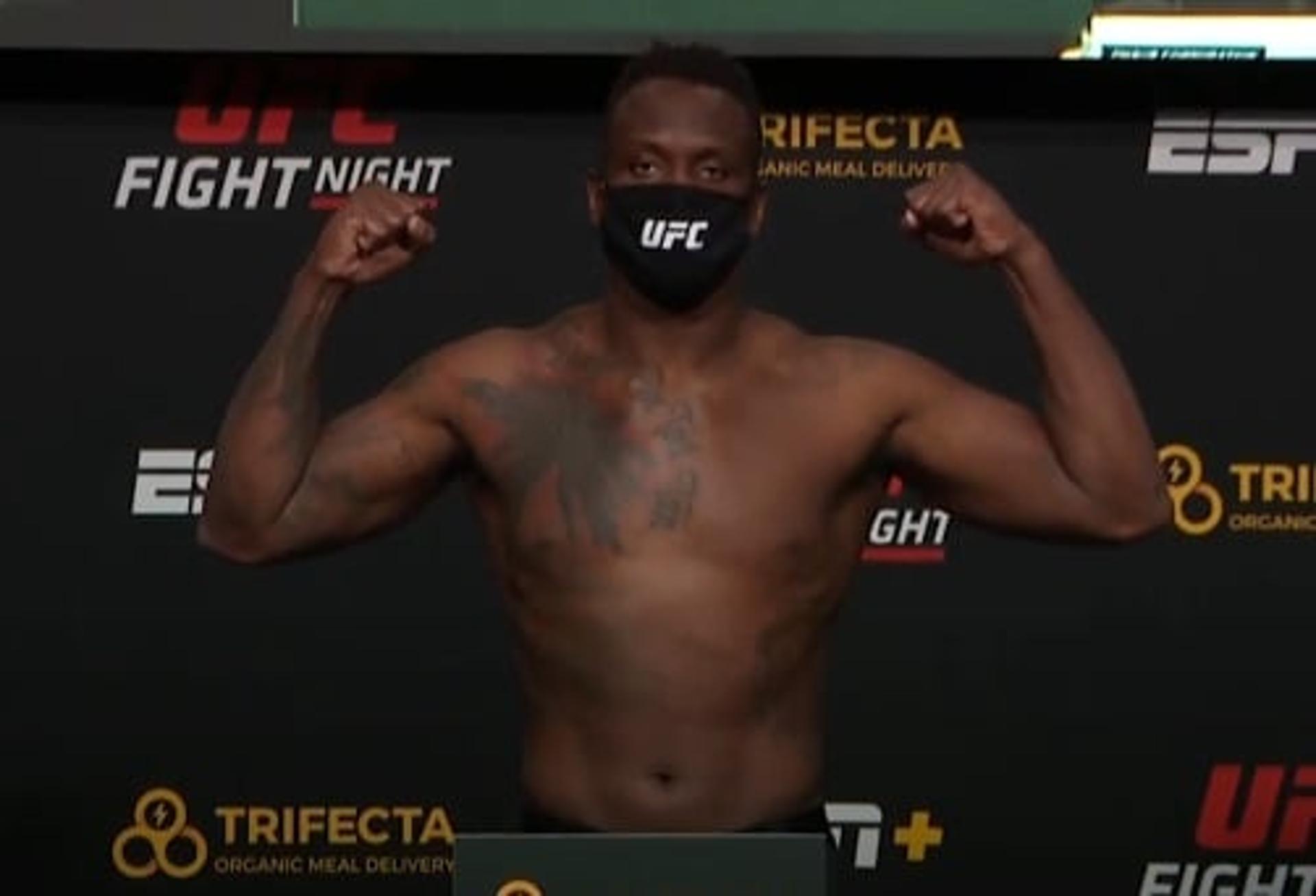 Ovince St-Preux foi o único atleta do card que não superou a balança do UFC Vegas 16 (Foto: Reprodução/YouTube/UFC Brasil)