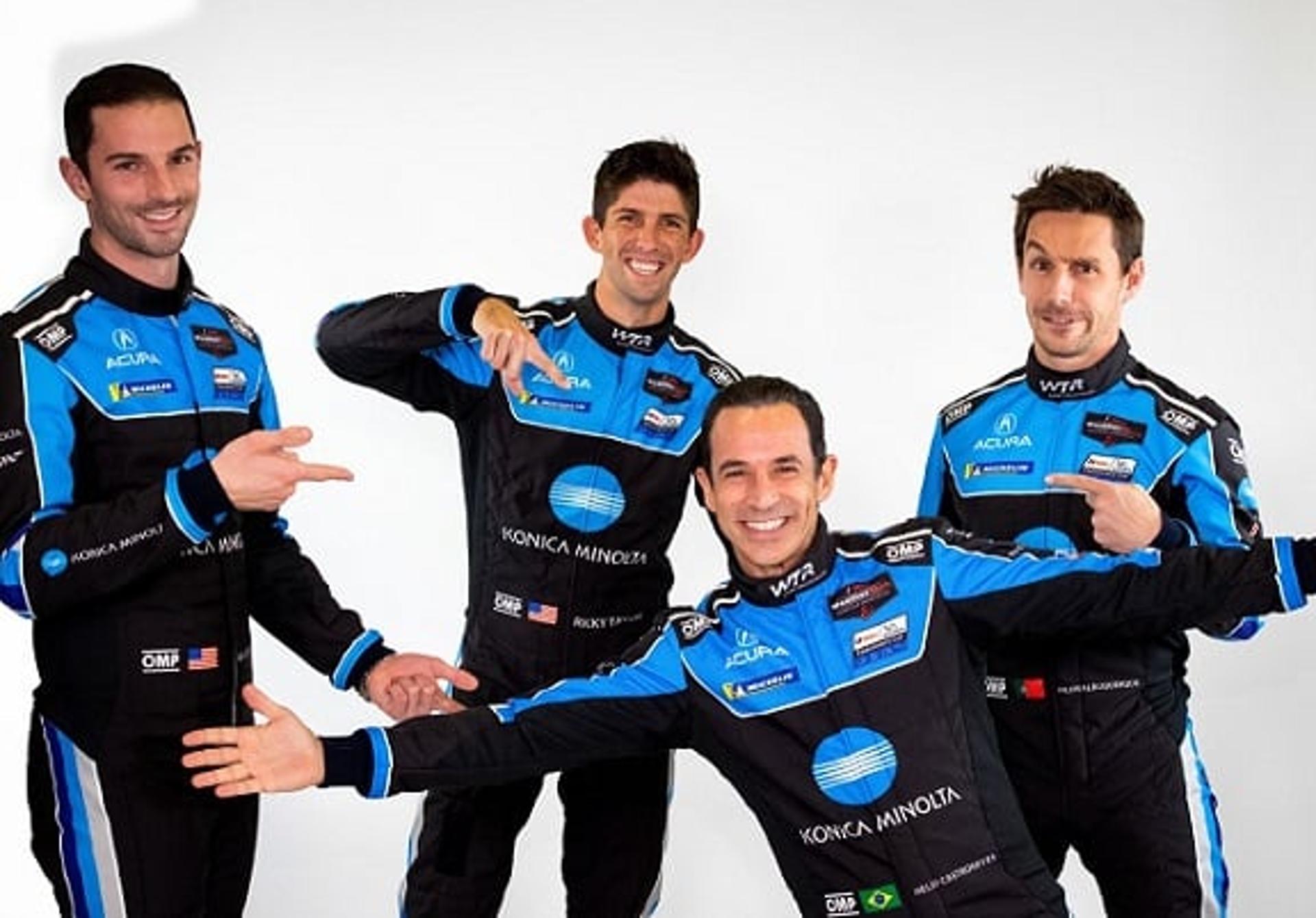 Da esquerda para a direita, Alexander Rossi, Ricky Taylor, Helio fazendo pose e Filipe Albuquerque (Foto: Divulgação/Wayne Taylor Racing)