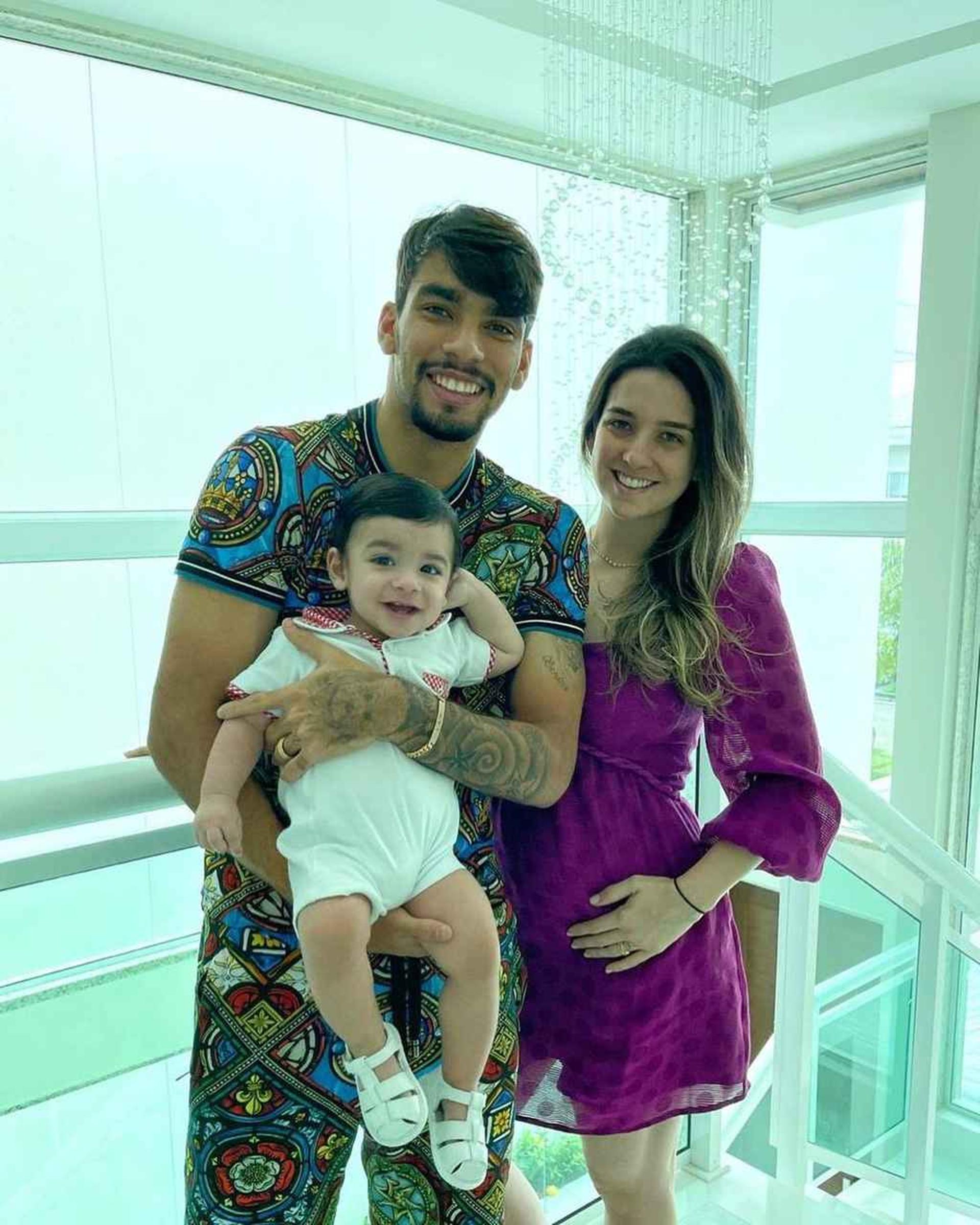 Lucas Paquetá e família