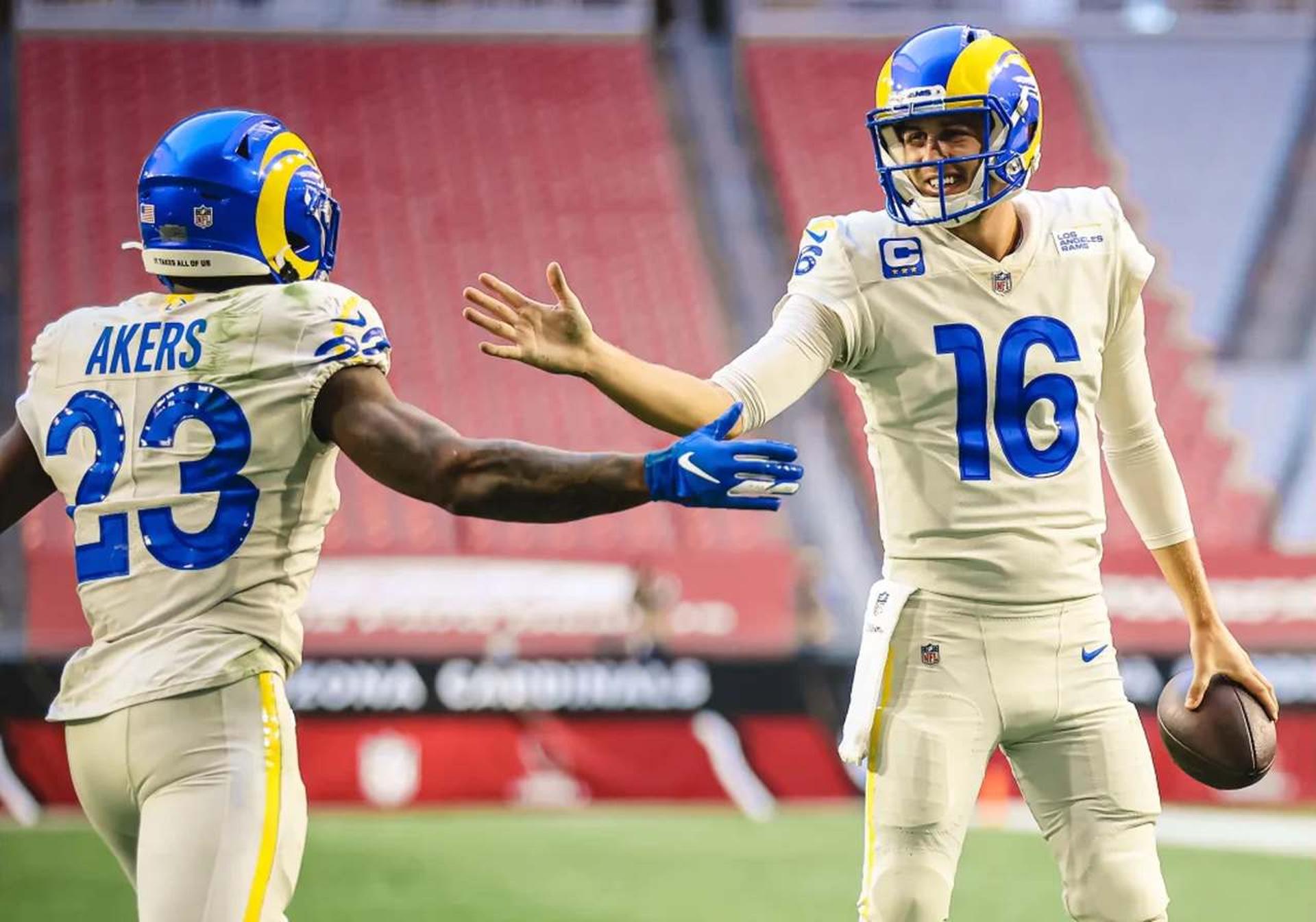 Estrelas na vitória sobre os Cardinals na semana 13, Goff e Akers podem fazer falta no confronto desta rodada