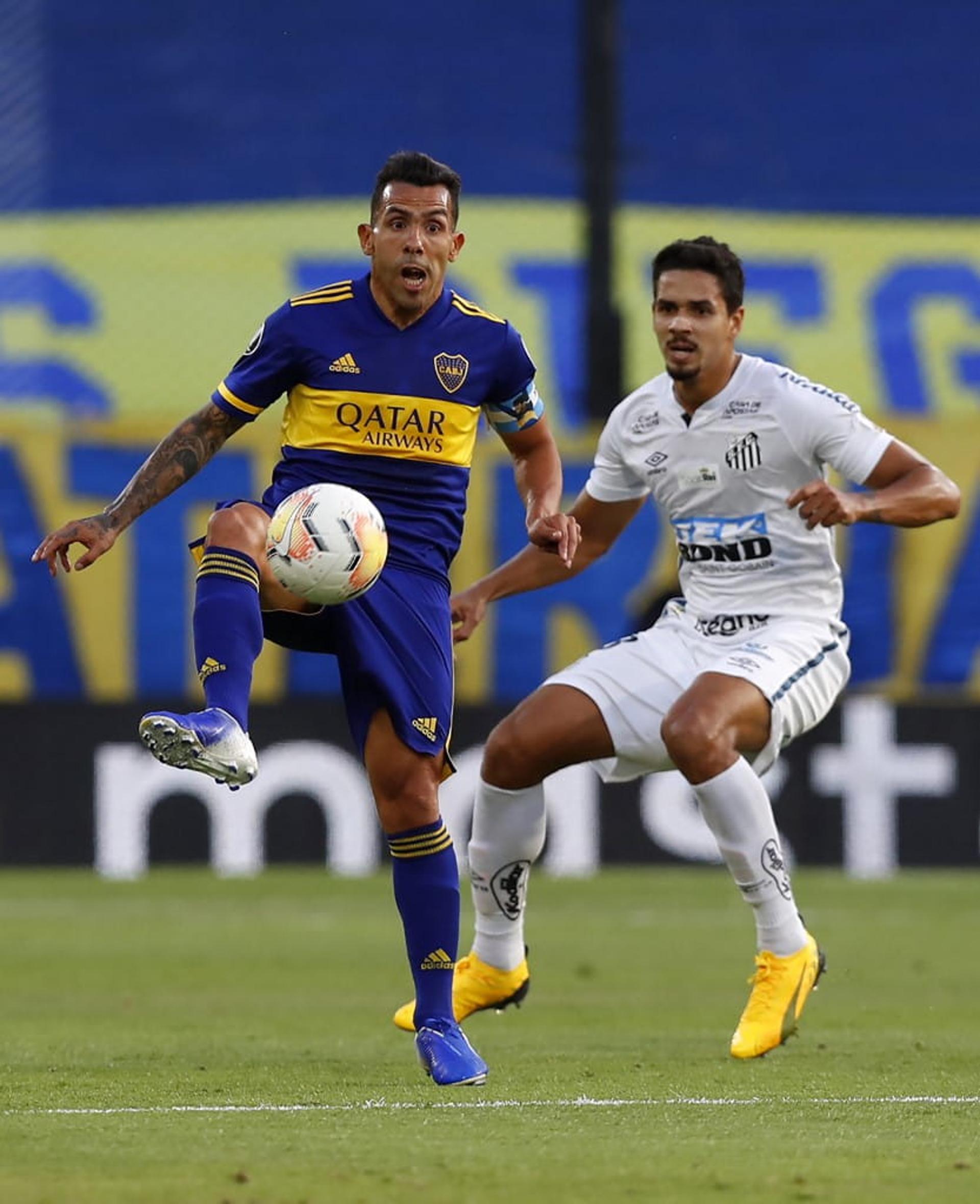 Boca x Santos - Tevez e Veríssimo