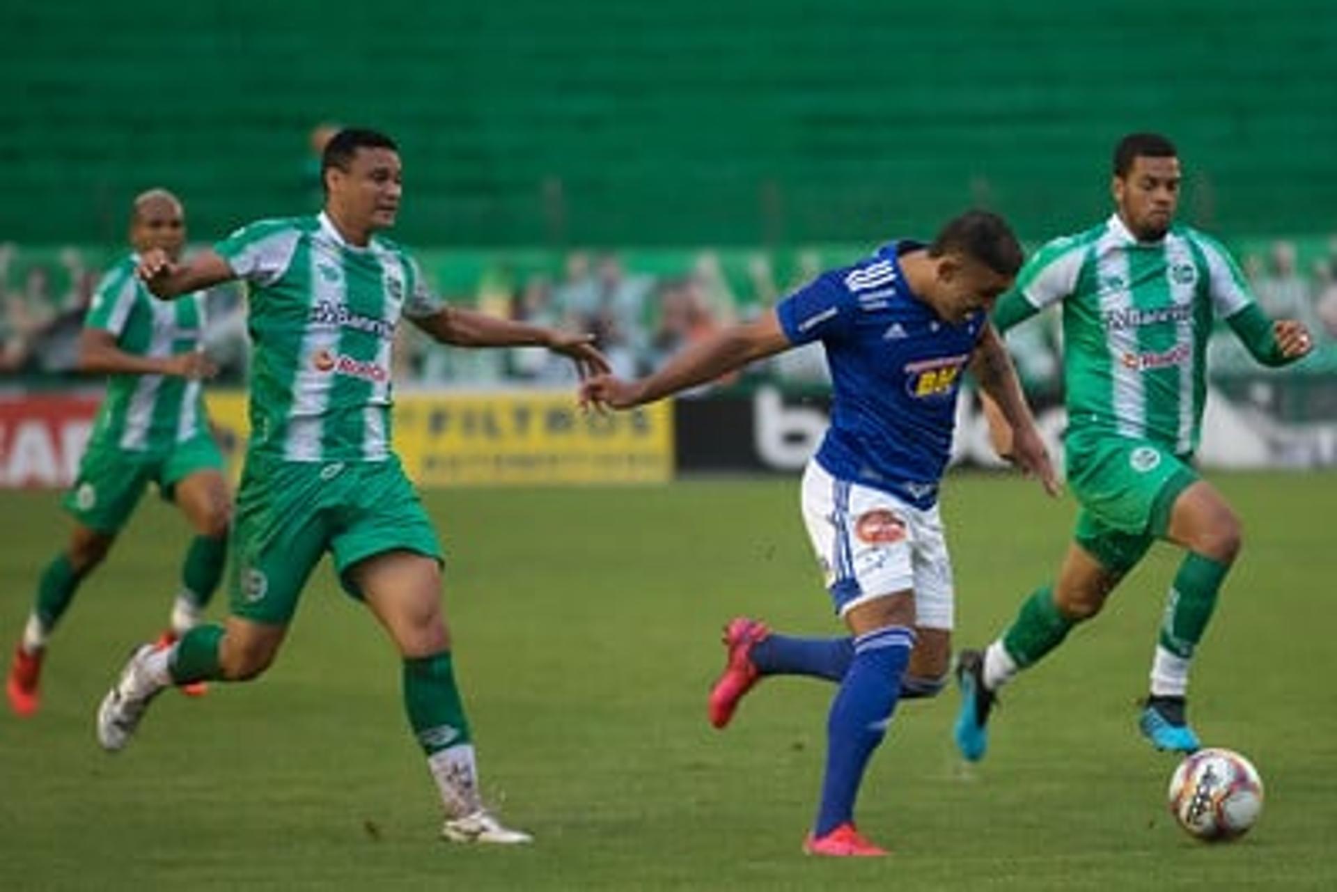 O Cruzeiro teve outra jornada sem inspiração na Série B