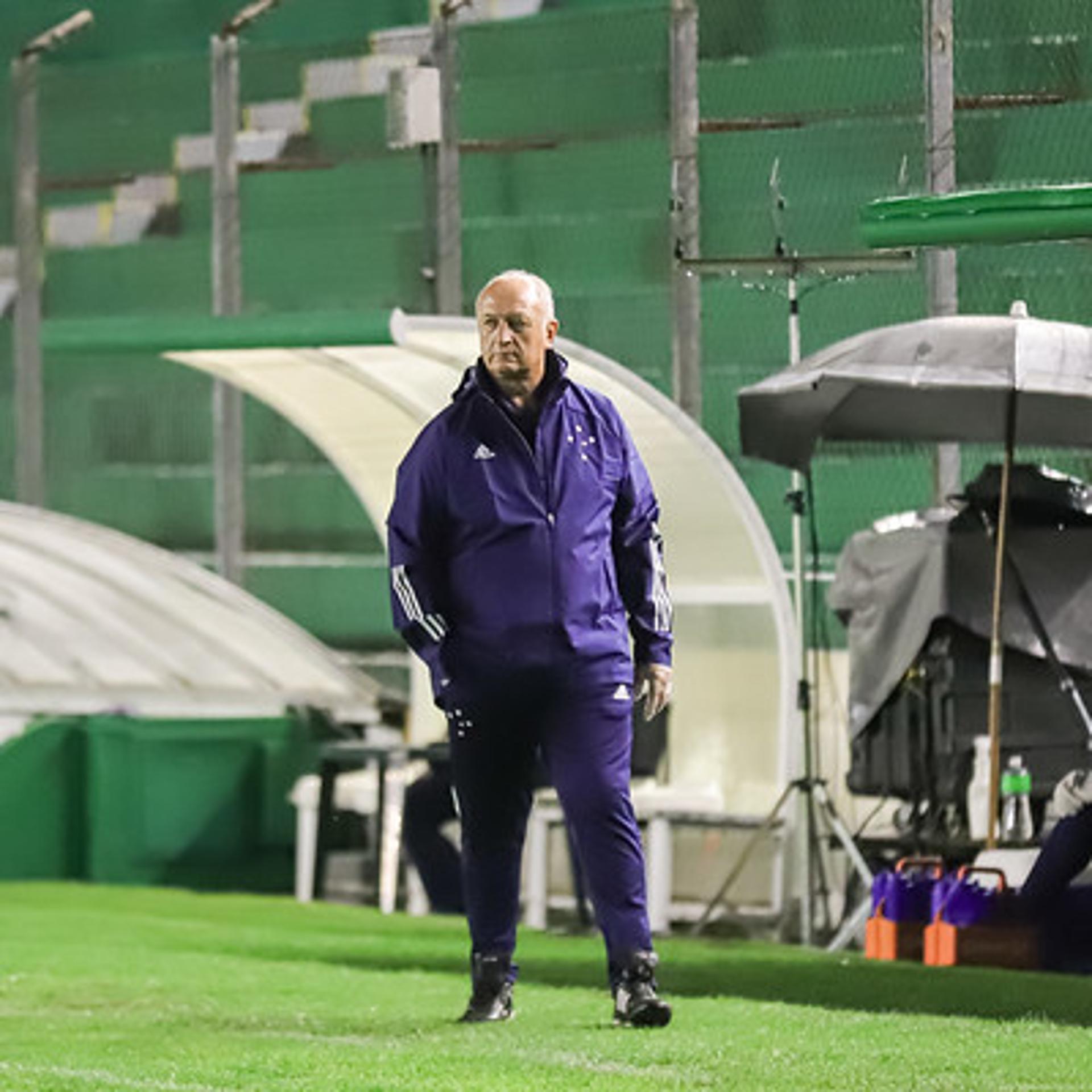 Felipão não poupou o time e disse que o elenco atual não tinha qualidade para conseguir o acesso