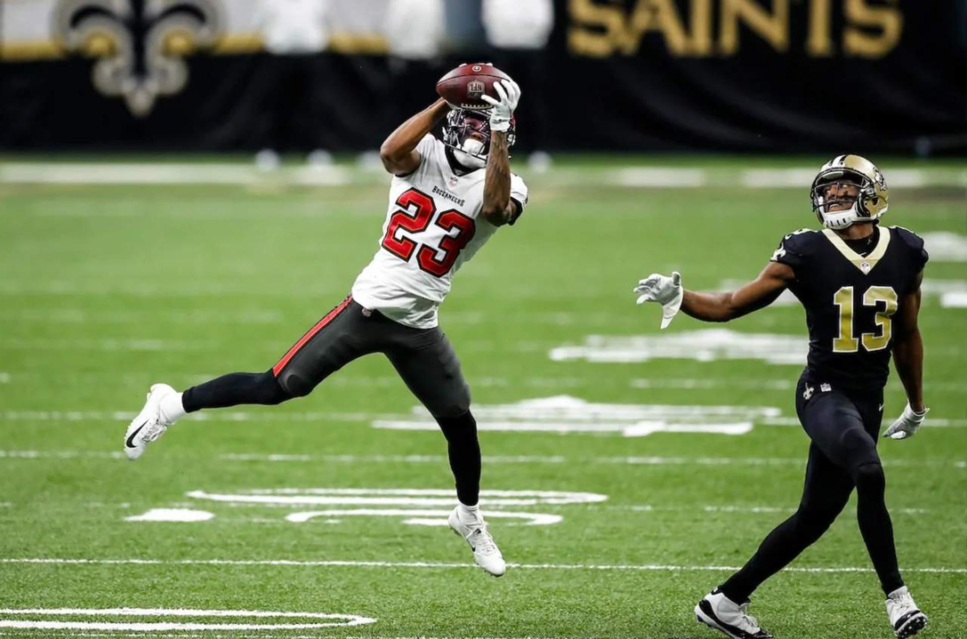 Sean Murphy-Bunting intercepta Drew Brees em incrível vitória dos Bucs