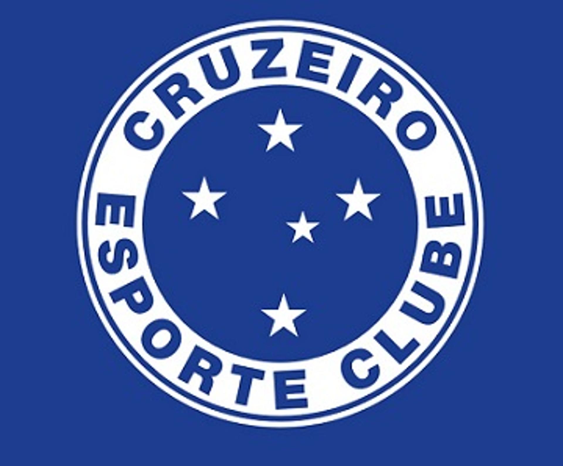 A Raposa mudou seu escudo e retirou a coroa, que estava entre os símbolos do clube desde 2004