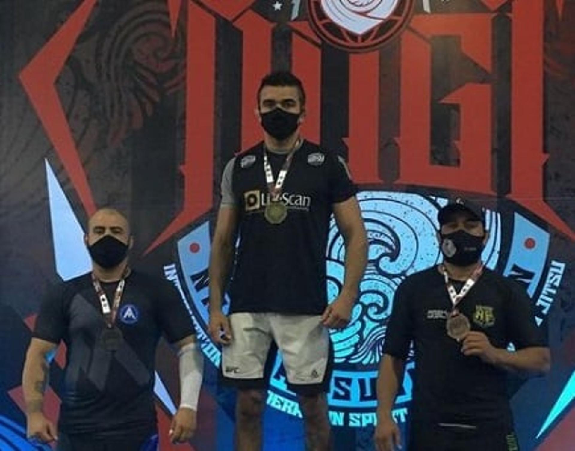 André Sergipano brilhou no Mundial da CBJJE, em São Paulo, e ficou com a medalha de ouro (Foto: @andremunizsergipano)