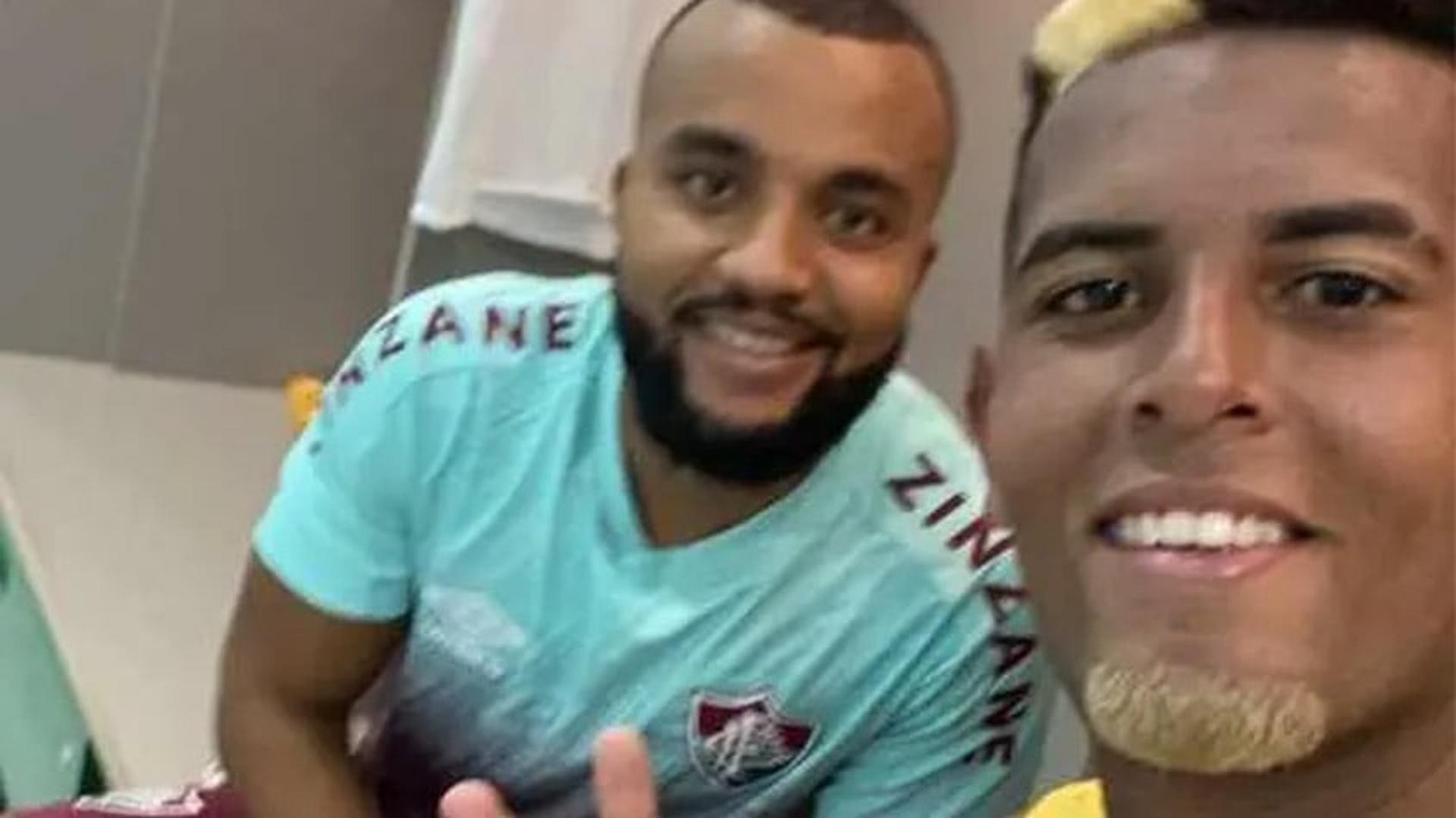 Samuel Xavier se representando ao Fluminense