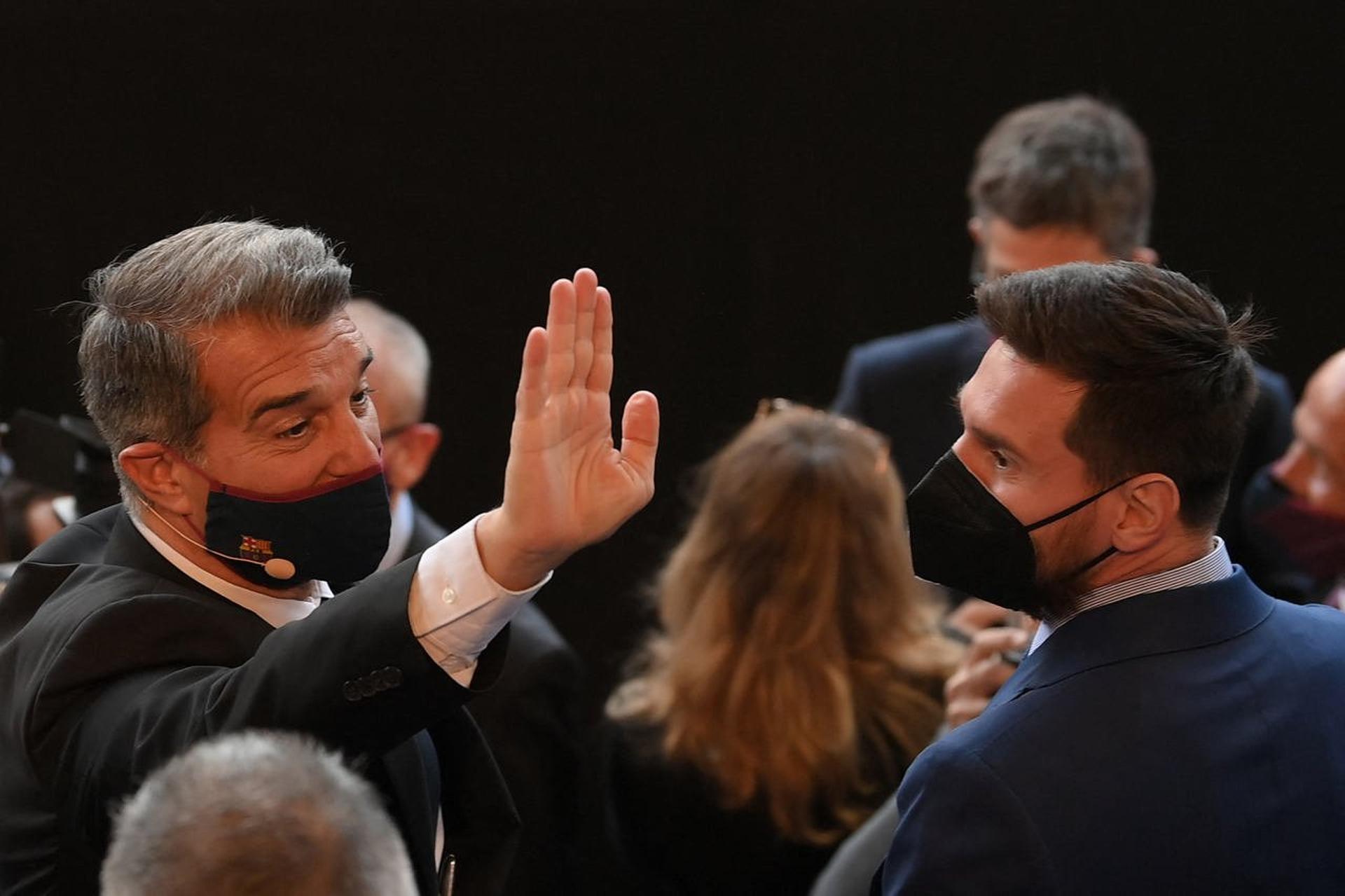 Joan Laporta, presidente do Barcelona, e Lionel Messi