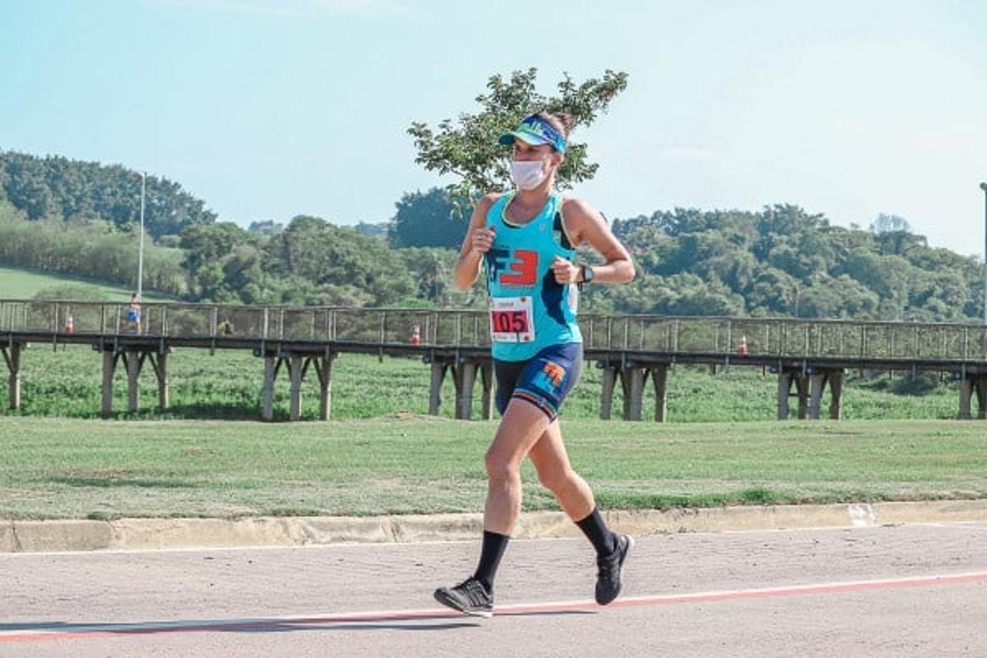 Luciana Rocha será uma das ultramaratonistas brasileiras na 6 H Virtual Global Solidarity será neste fim de semana. (Divulgação)