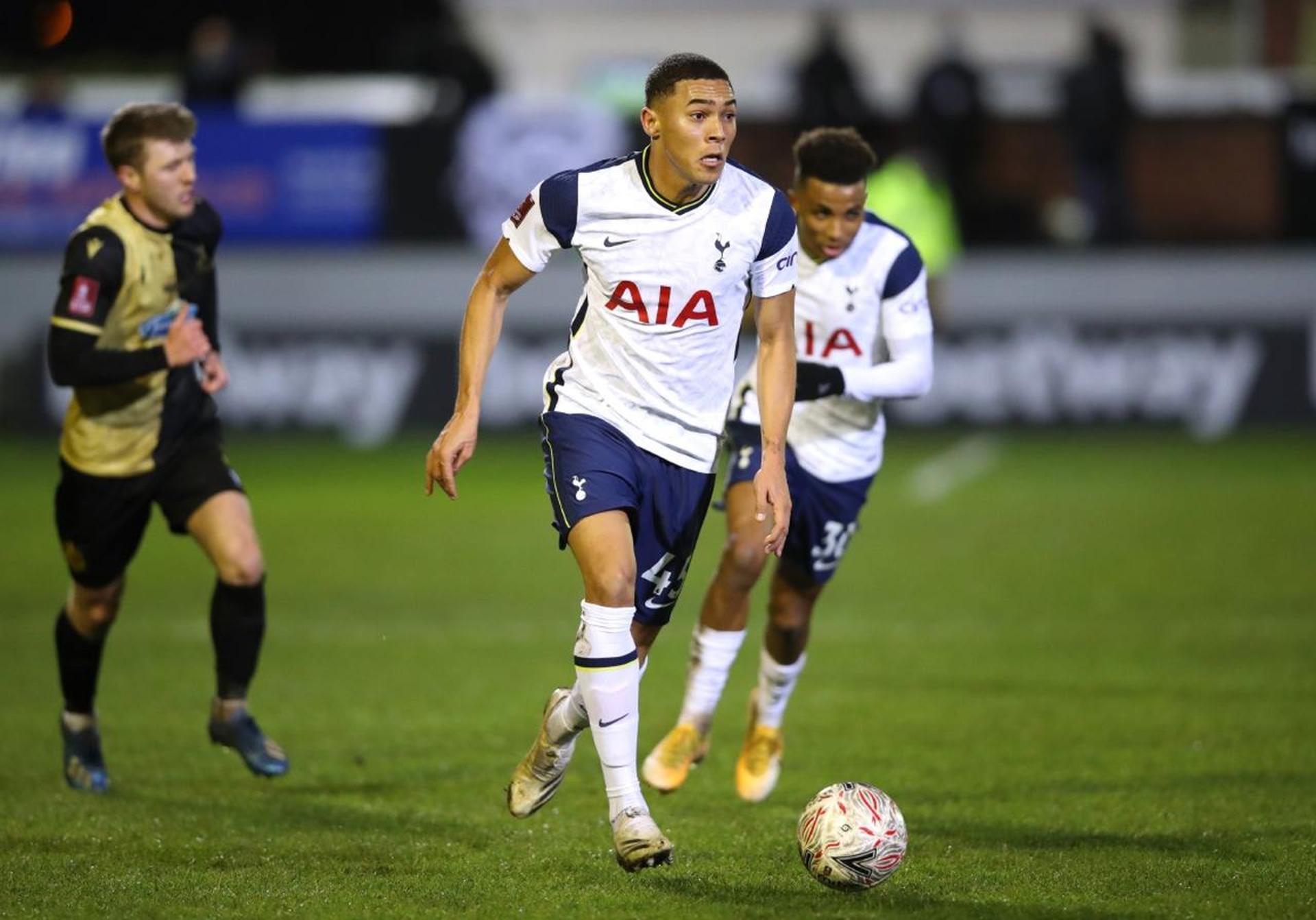 Carlos Vinícius - Tottenham