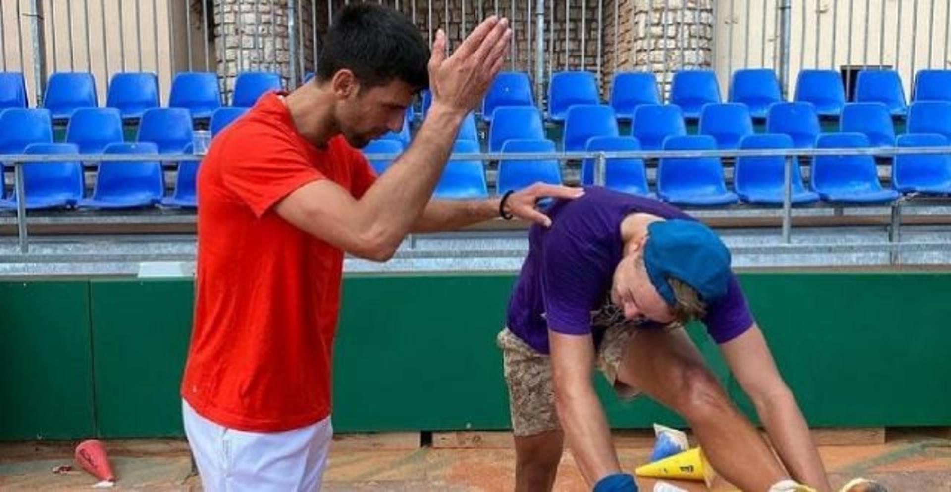 Novak Djokovic aconselha Holger Rune em treino realizado em Monte Carlo