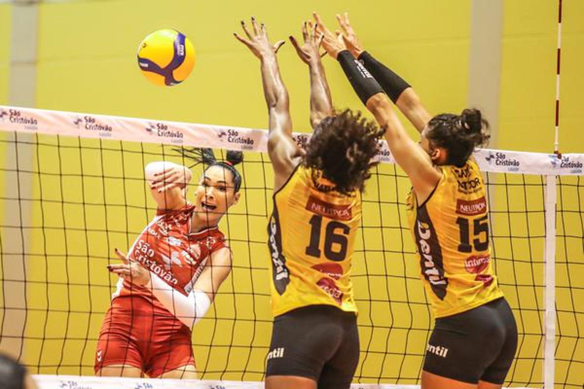 Praia derrotou Osasco no tie-break