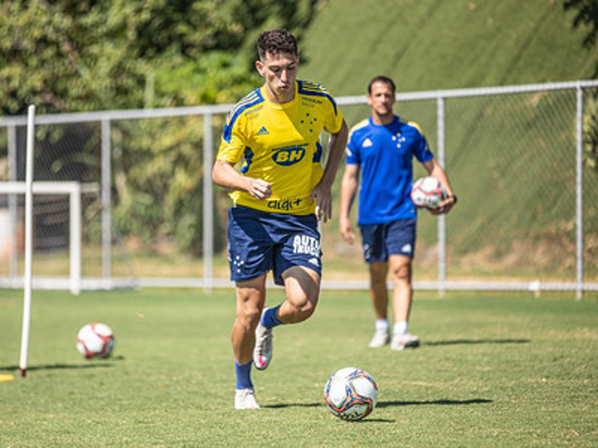 Marco Antônio está liberado e deverá aparecer em campo nos próximos jogos do Cruzeiro