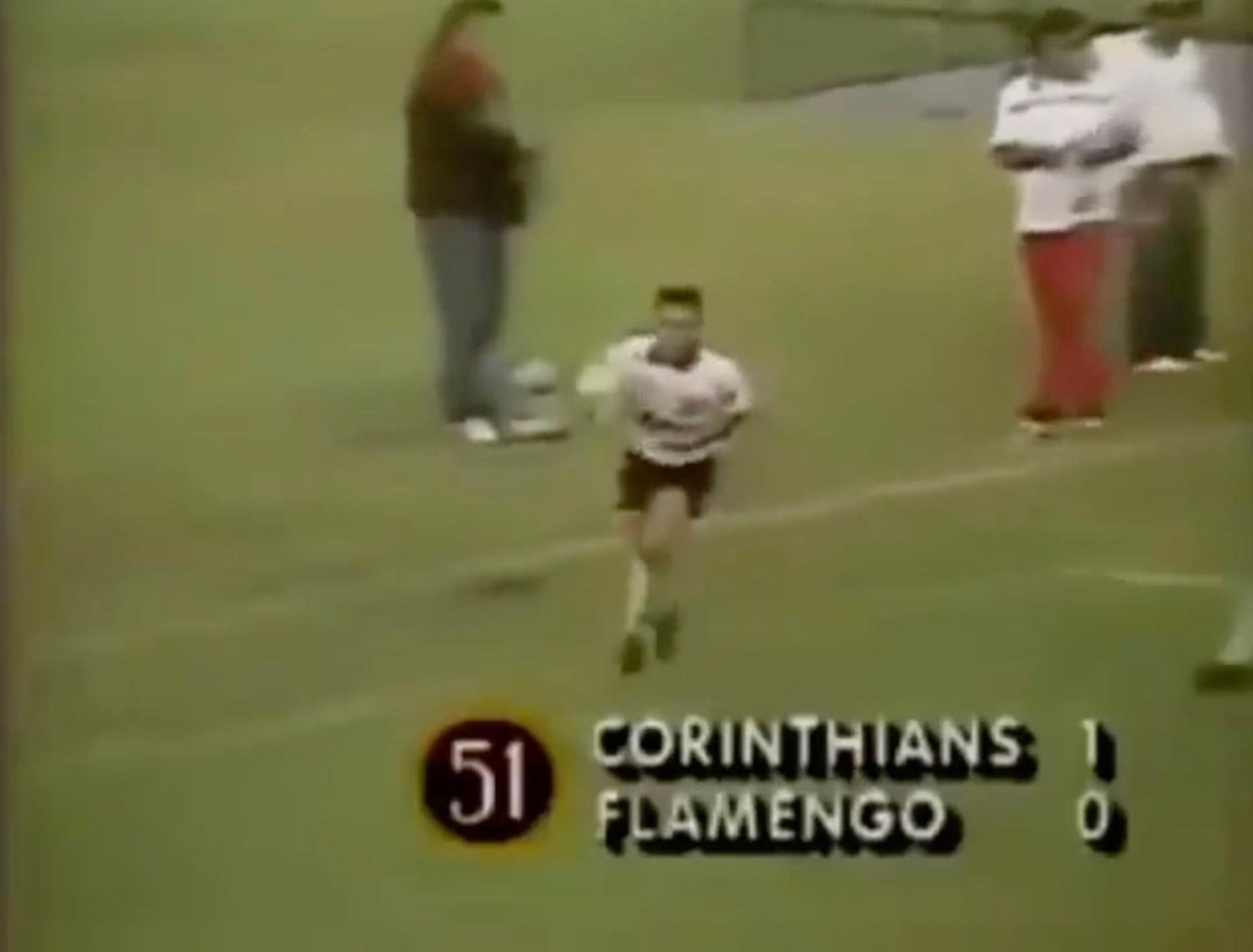 Neto faz gol do título da Supercopa do Brasil em 1991 pelo Corinthians contra o Flamengo