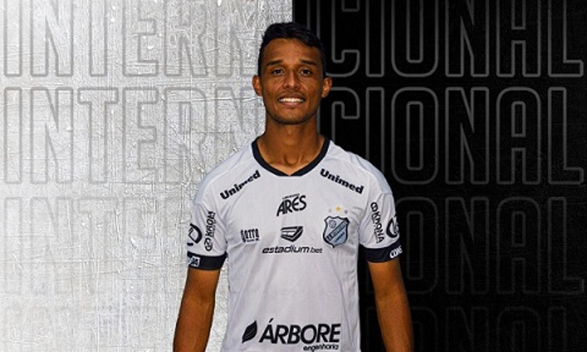 Welinton não estava tendo chances com Felipe Conceição e foi cedido ao time do interior paulista