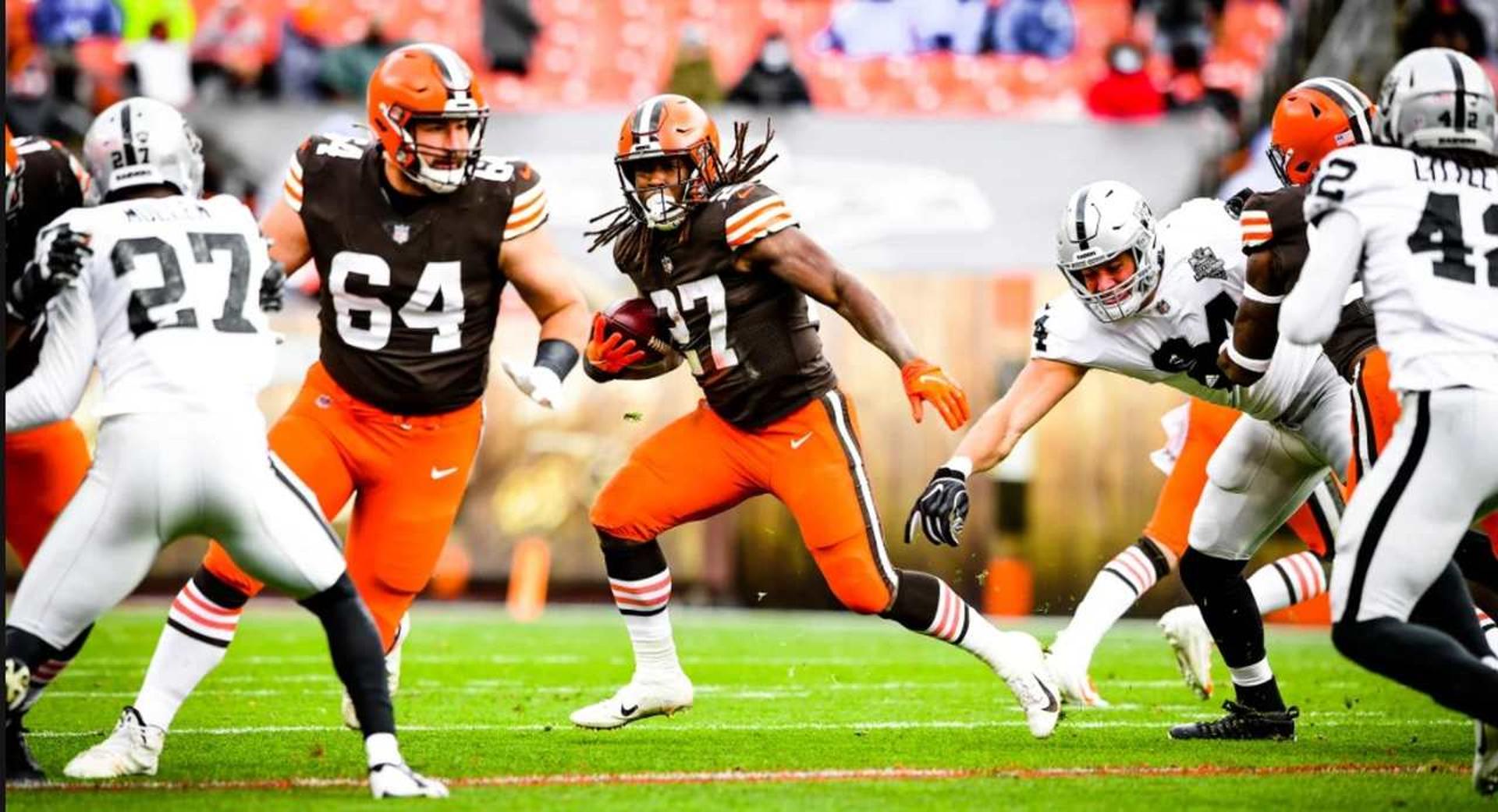 Cleveland Browns jc tretter kareem hunt