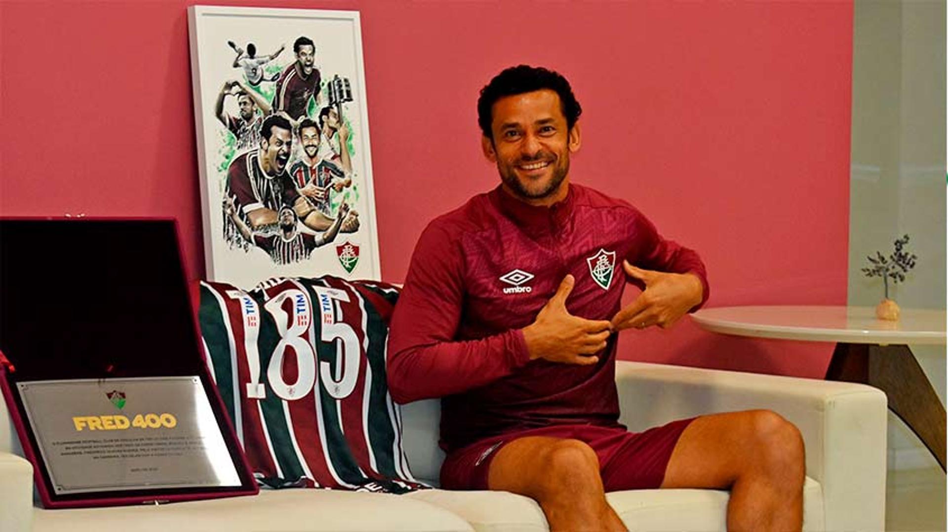 Fred com a camisa do Fluminense