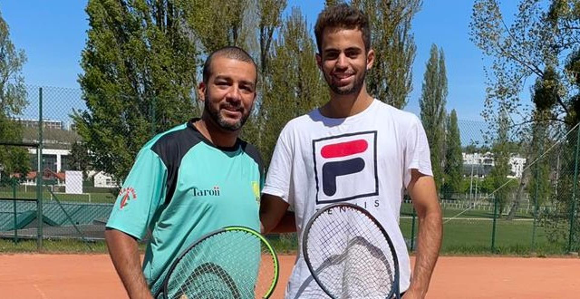 João Loureiro com treinador Cláudio Santana