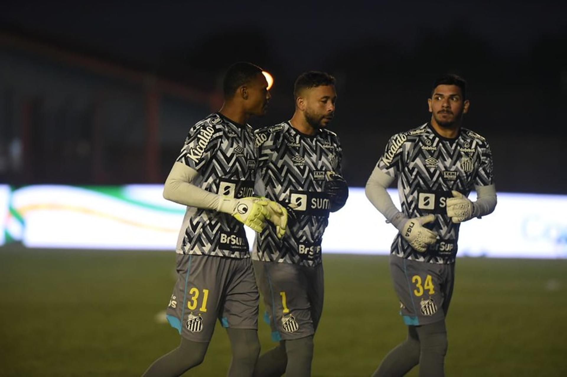 Jonh, Vladimir e João Paulo - goleiros do Santos