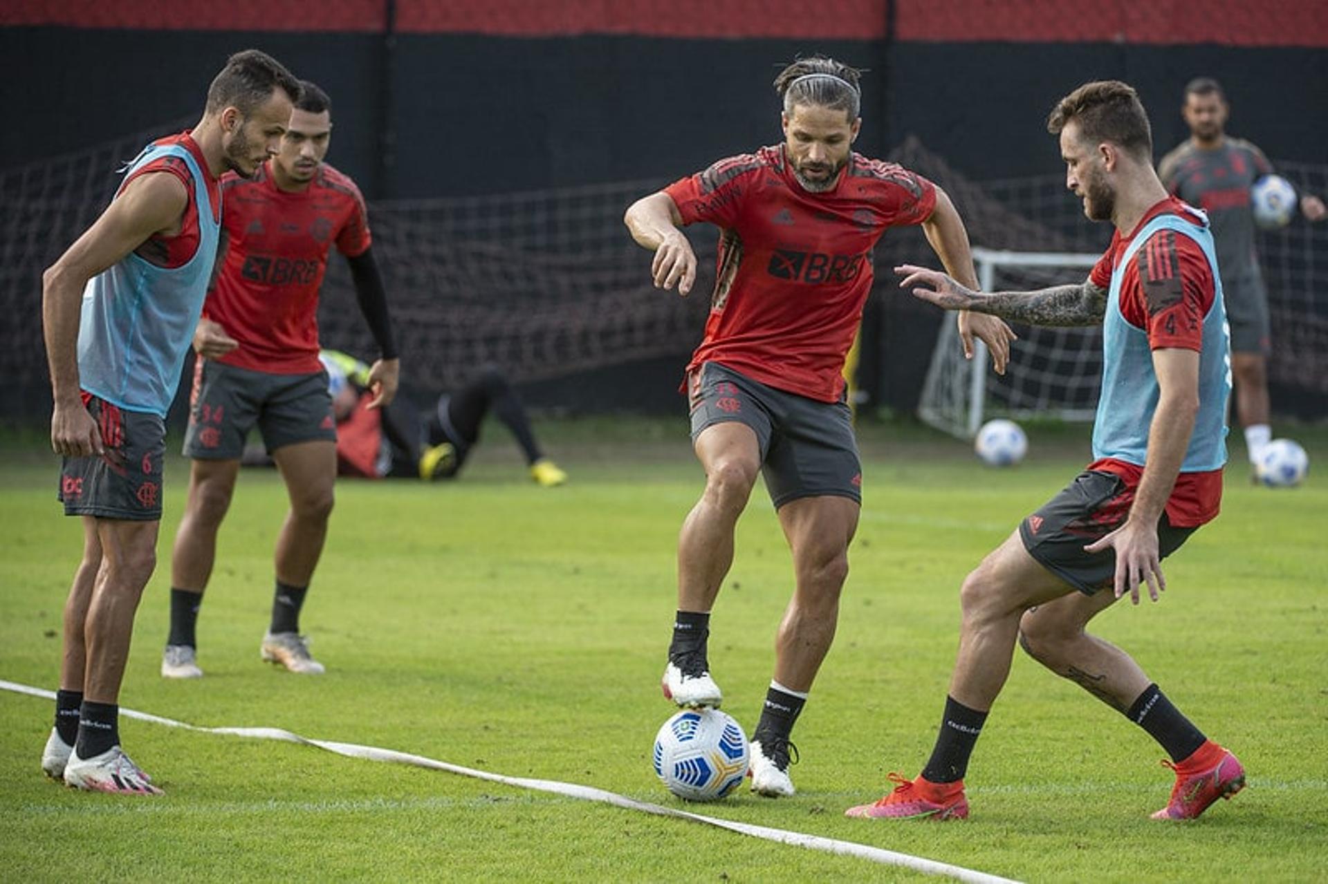 Renê, Diego e Léo Pereira