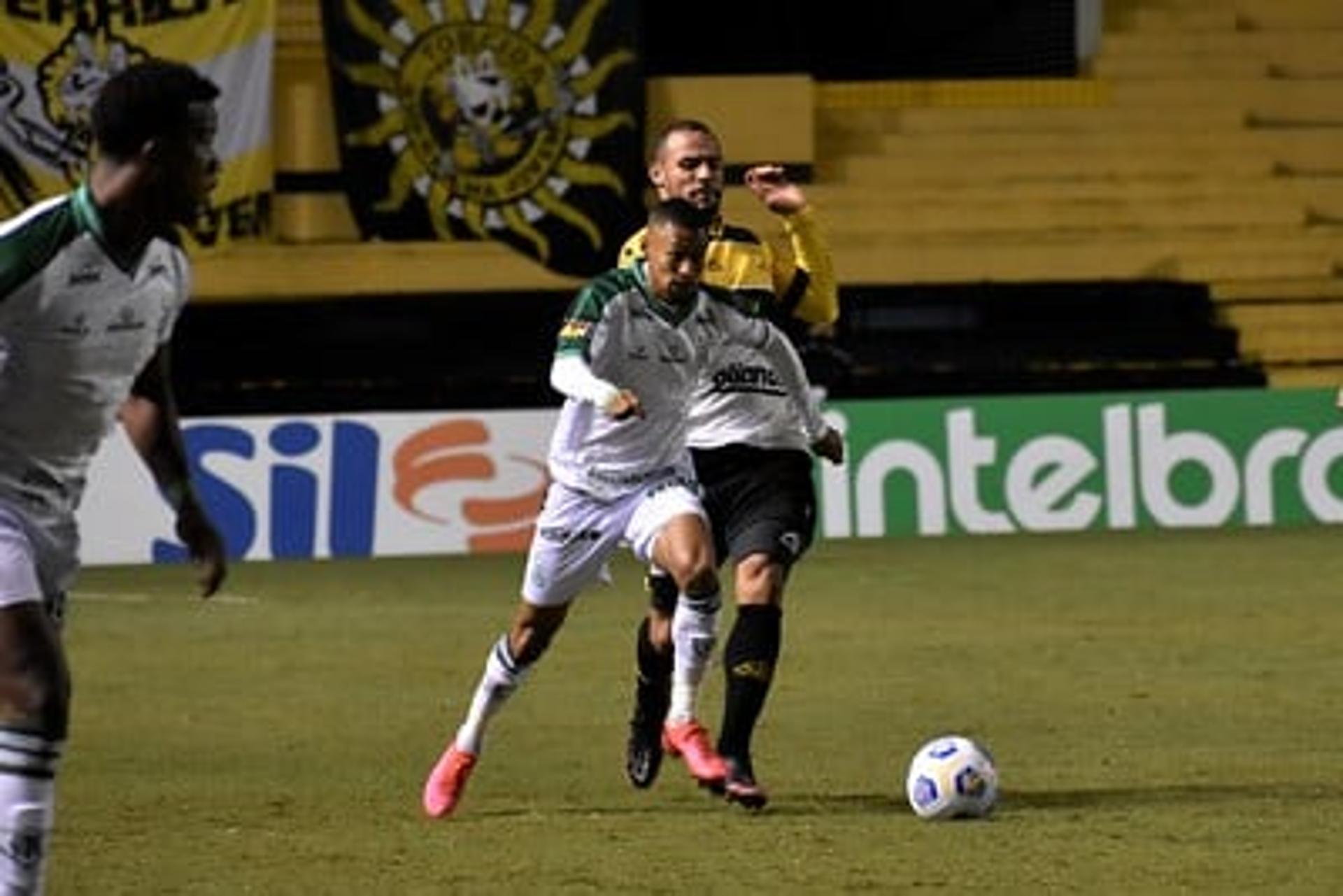 O time mineiro teve muitas dificuldades contra o Criciúma, que foi rebaixado no Campeonato Catarinense