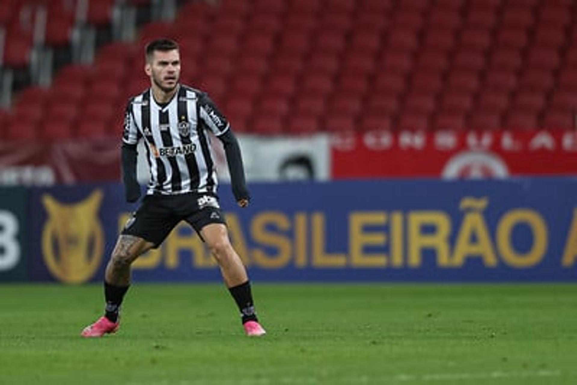 Nathan foi o homem do gol alvinegro diante do Colorado no Beira Rio