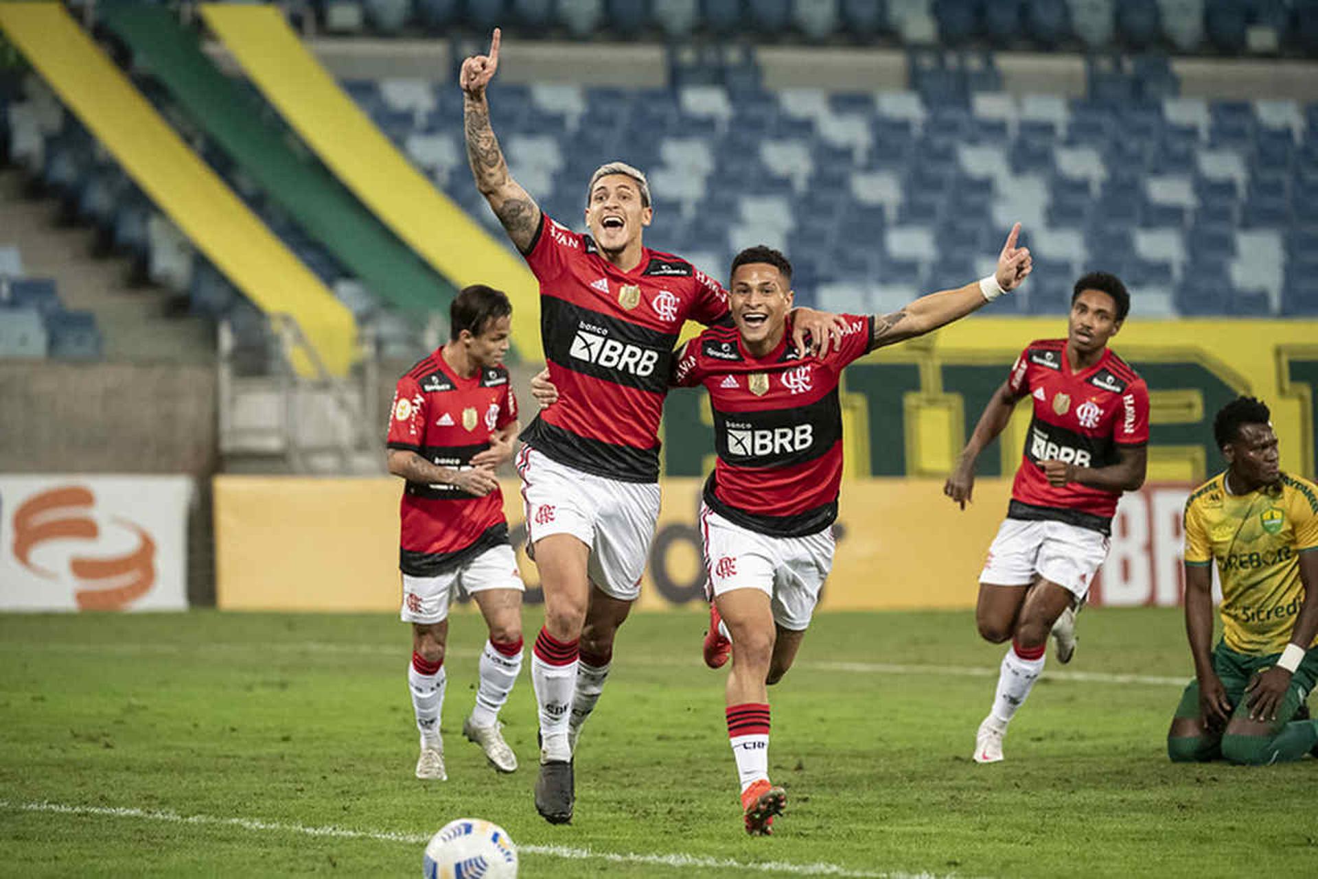 Cuiabá x Flamengo - Pedro e João Gomes