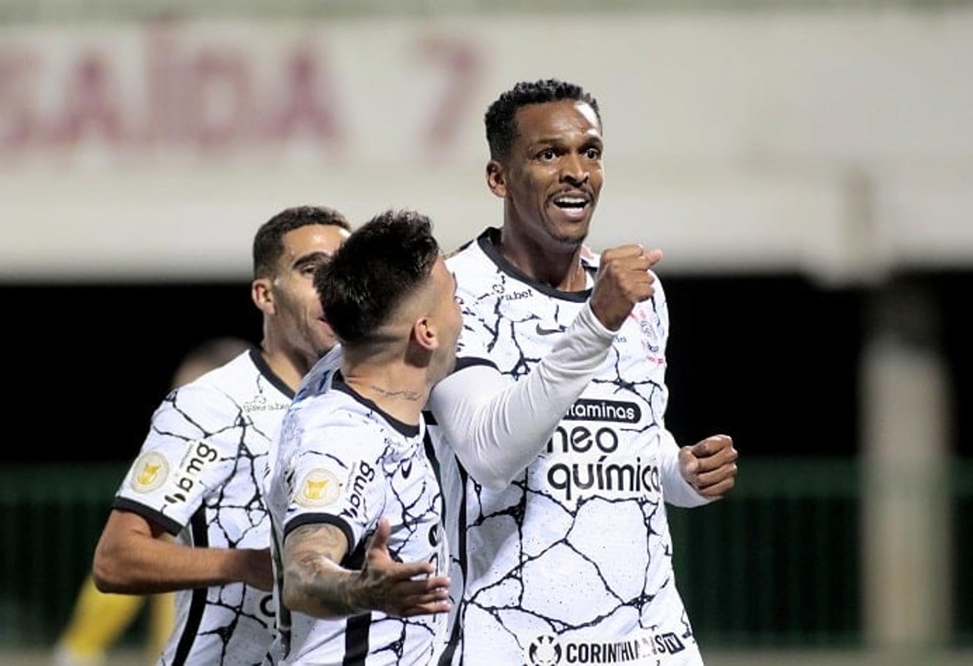 Jô - Chapecoense x Corinthians