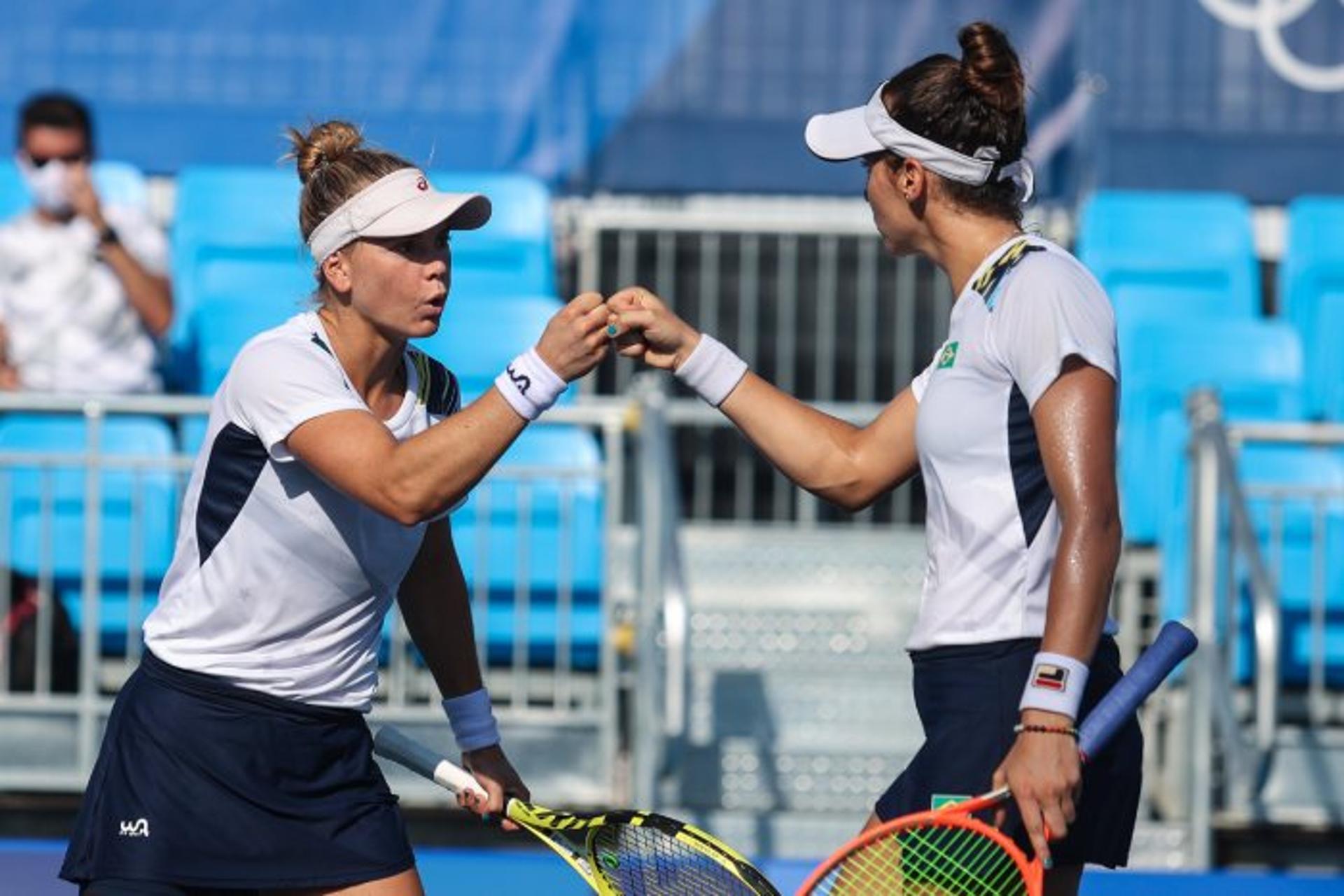 Laura Pigossi e Luisa Stefani vibram durante vitória nos Jogos Olímpicos