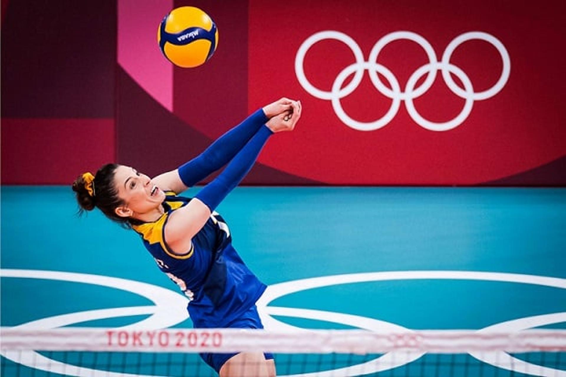 Camila Brait se despediu da Seleção Brasileira de vôlei (Foto: Divulgação/FIVB)