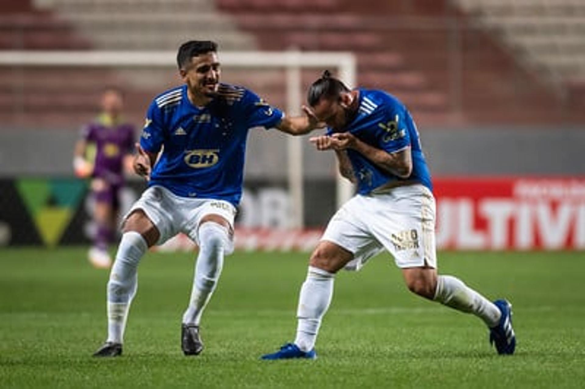 Giovanni foi bem mais uma vez, marcou seu gol, mas a Raposa não segurou o jogo para levar os três pontos