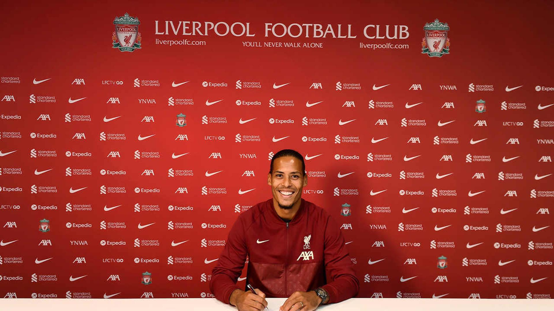 Van Dijk - Liverpool (Contrato até 2025)