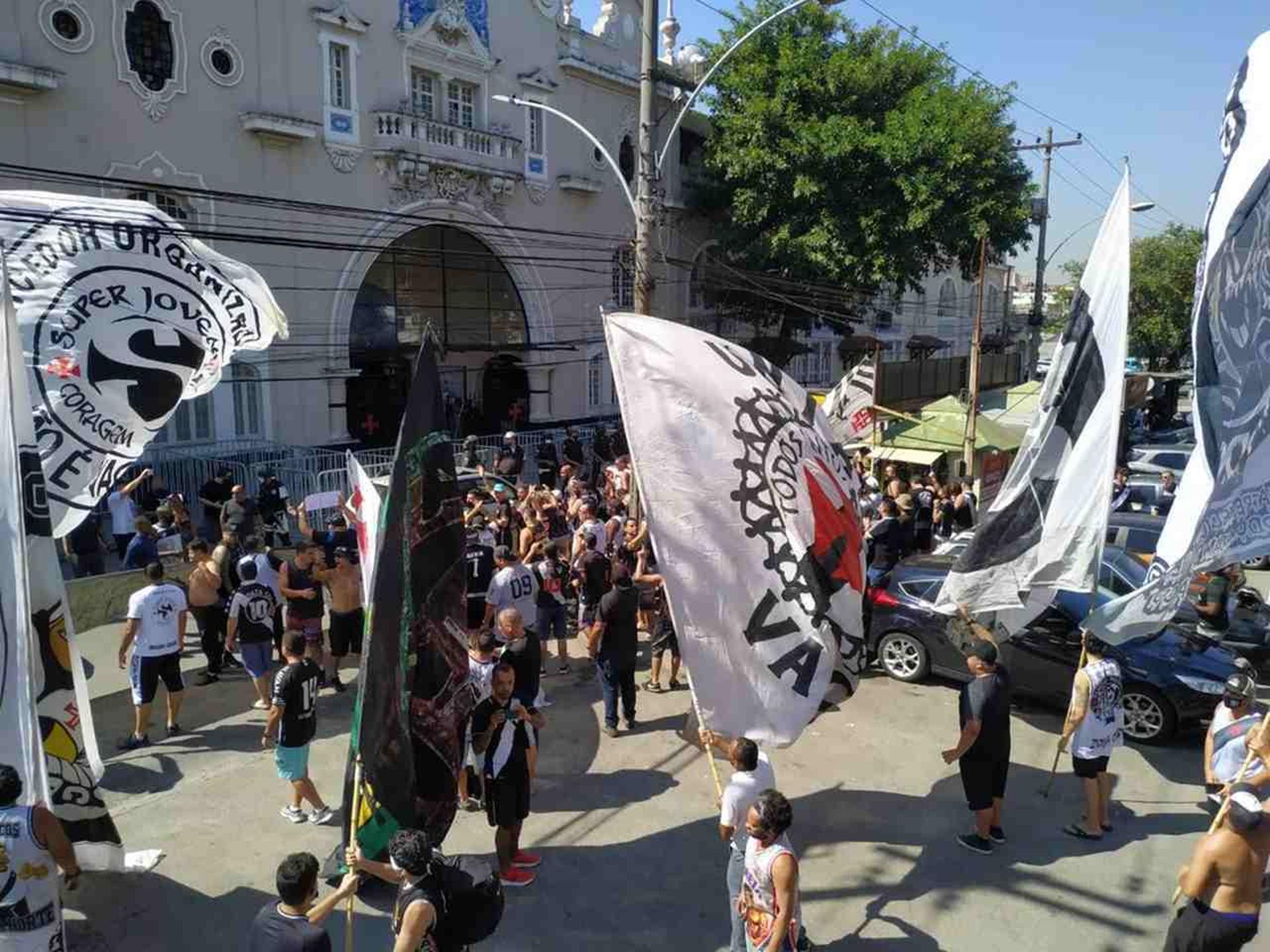 Vasco - Protesto em aniversário