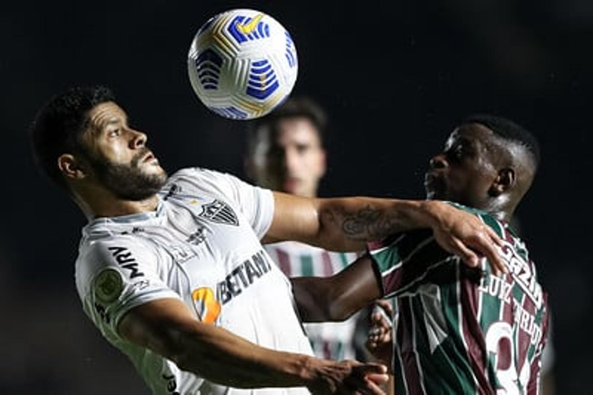 Hulk também questionou a penalidade marcada pela arbitragem que deu origem ao gol do Fluminense, anotado por Fred