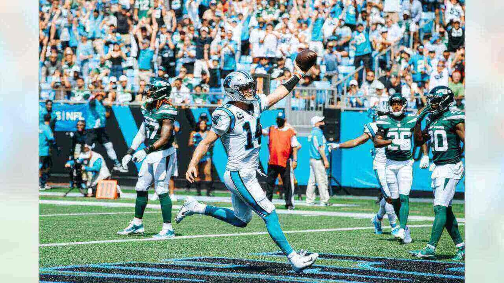 Sam Darnold celebra touchdown contra sua antiga equipe na NFL (Reprodução/Chanelle Smith-Walker/Carolina Panthers)