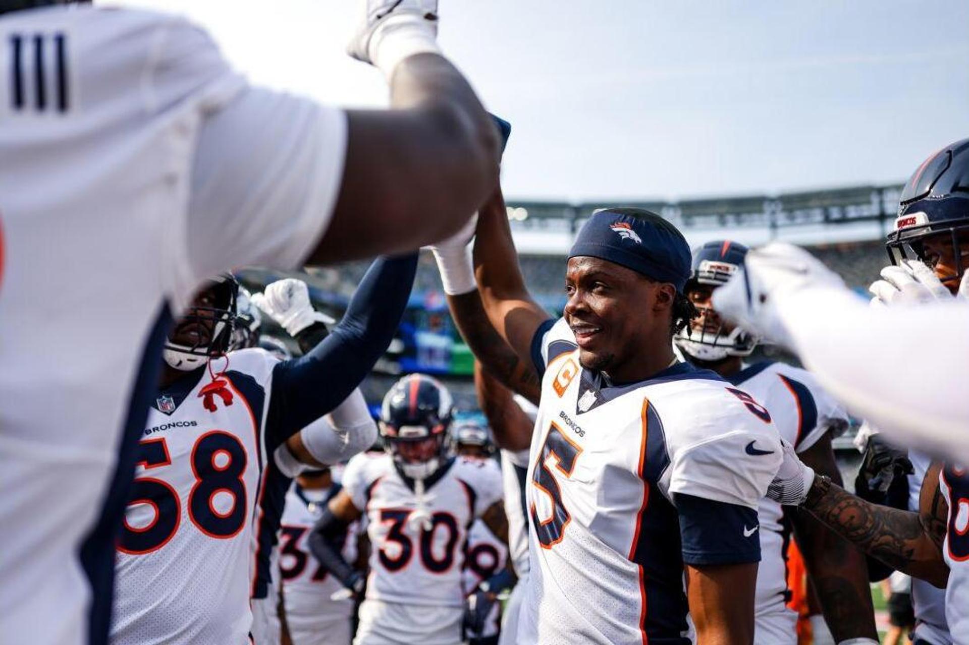 Terry Bridgewater e seus companheiros do Denver Broncos