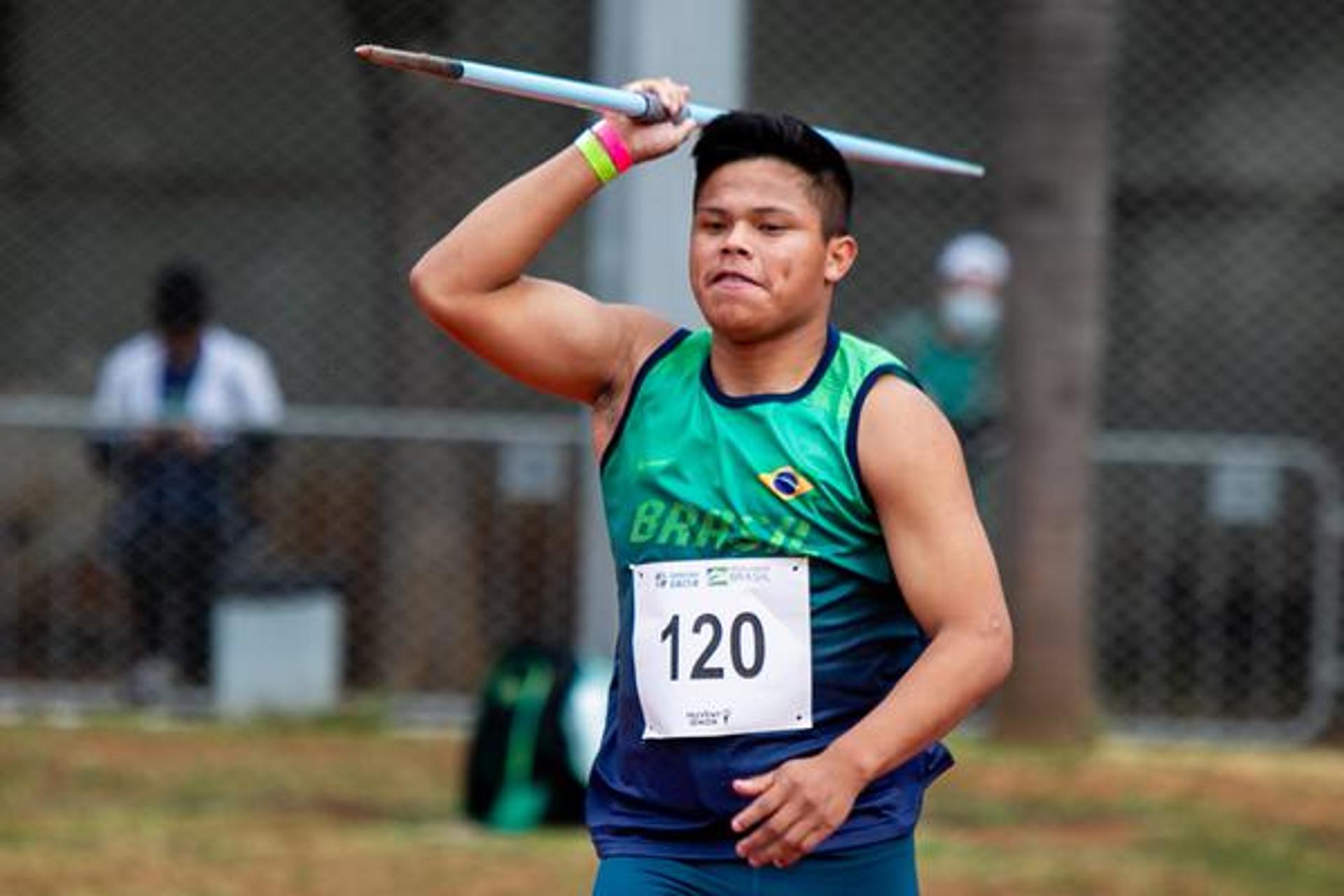 Yuri lança no Brasileiro Sub-18 (Carol Coelho/CBAt)