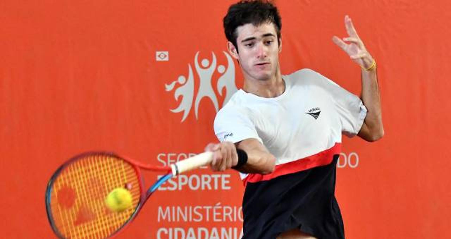 Gustavo Heide em ação no ITF de Recife