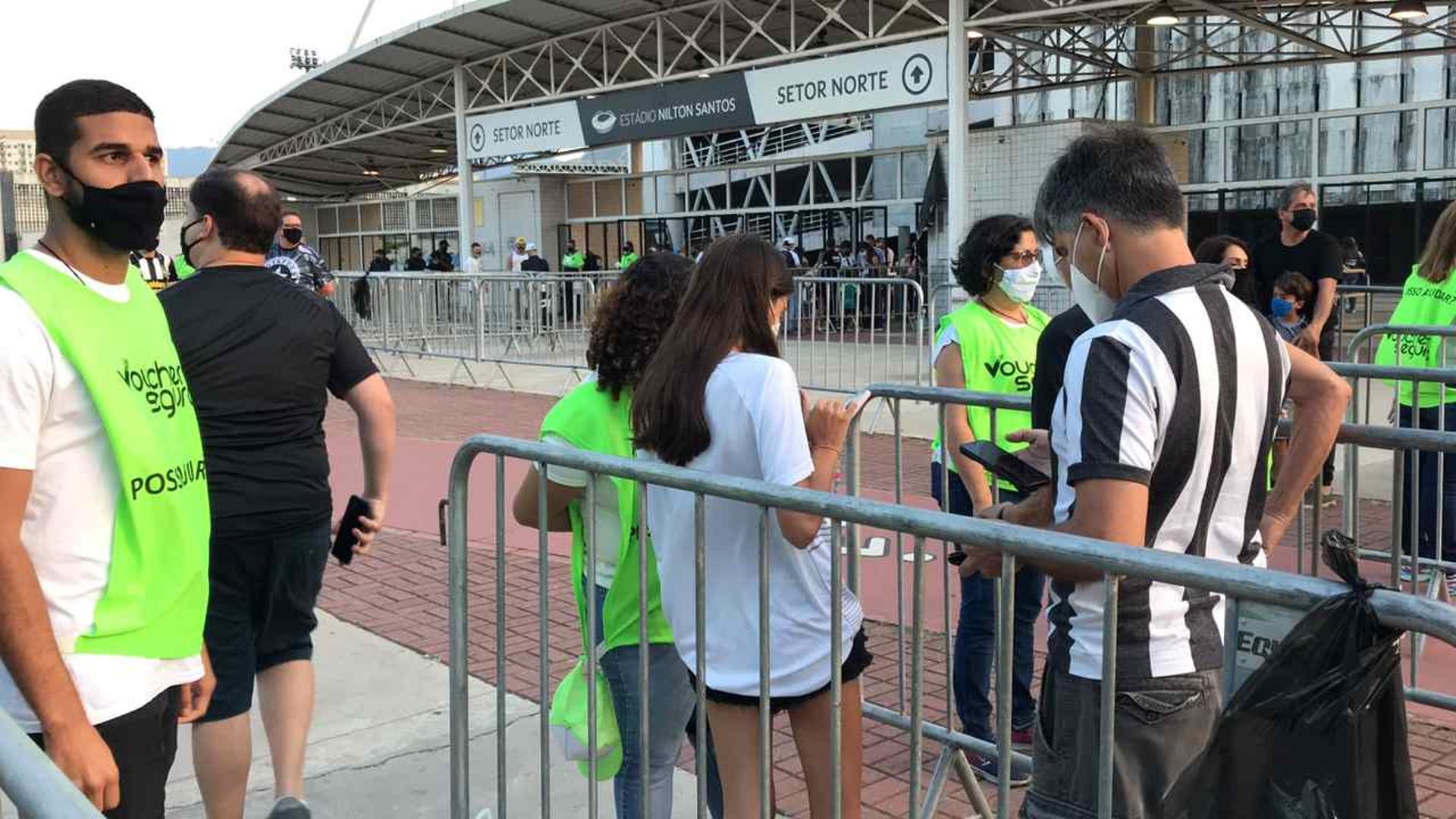 Botafogo - entrada de torcedores