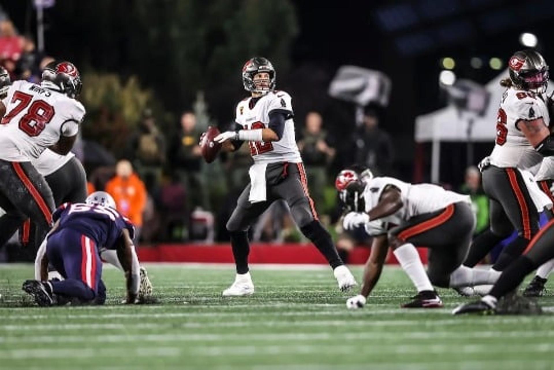 O bom filho à casa torna: Brady veio, viu e venceu em seu retorno a New England