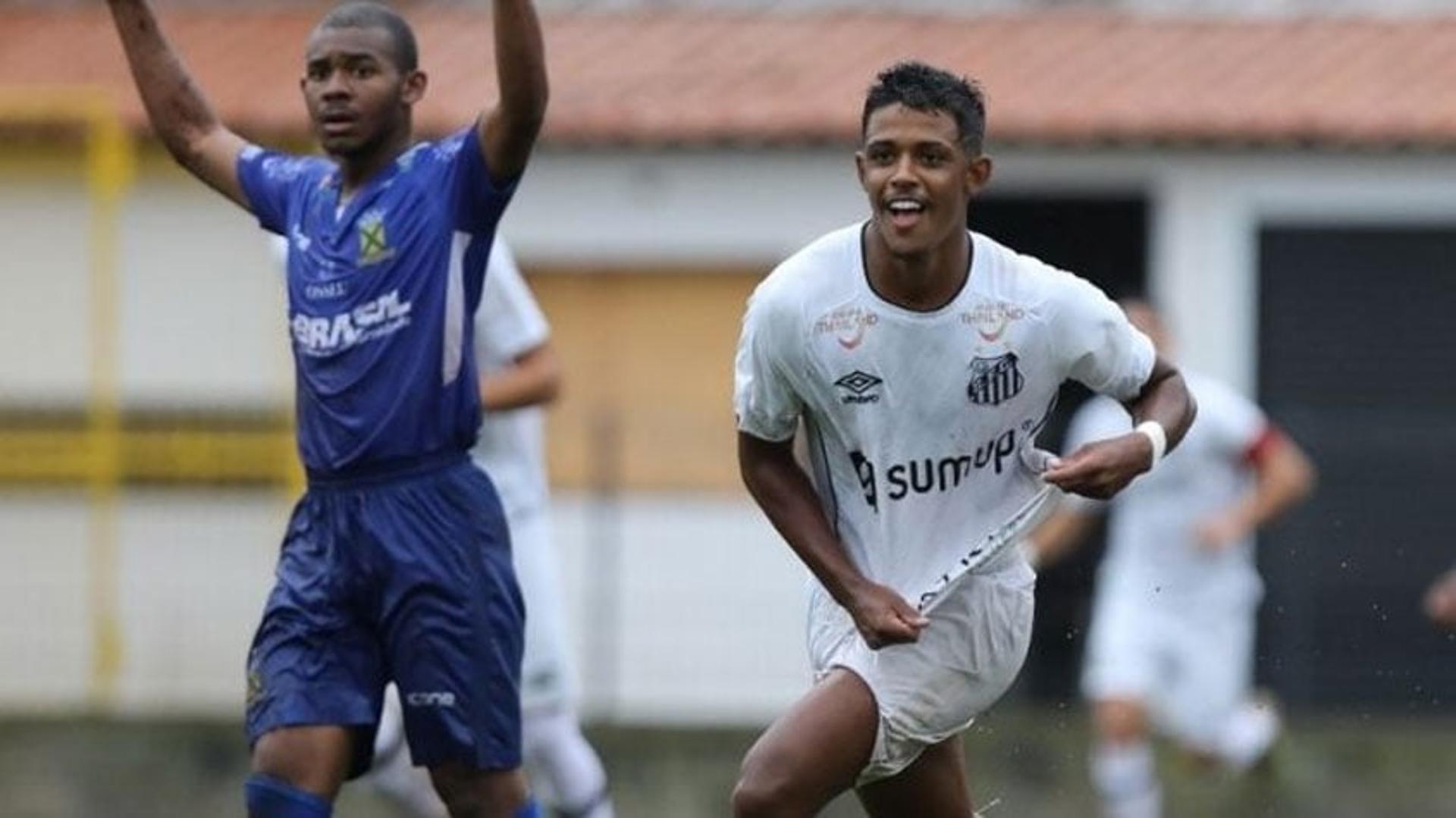 Santos vence Santo André