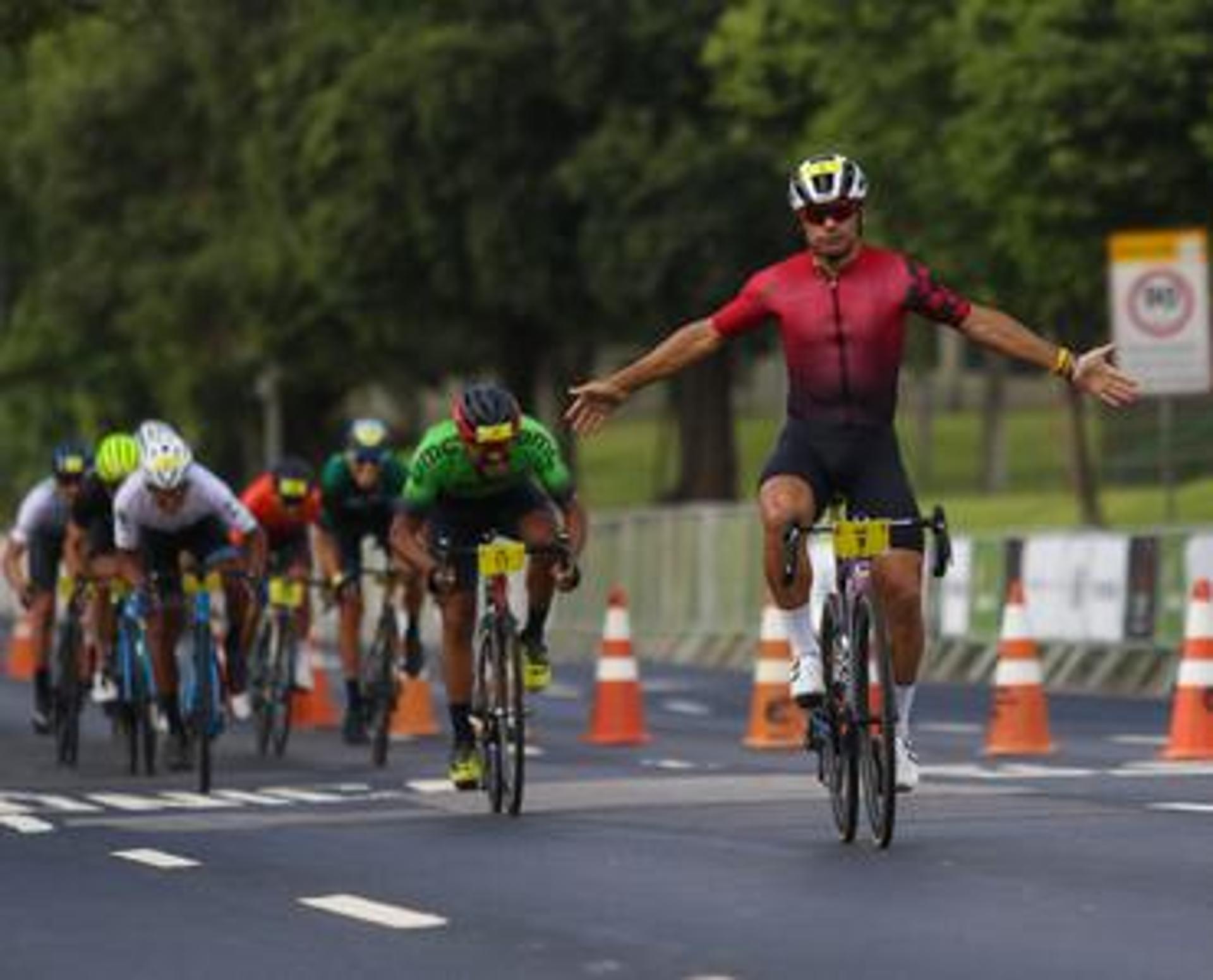 Chamorro foi o campeão do L'Étape Rio (Caio Souza | On Board Sports)