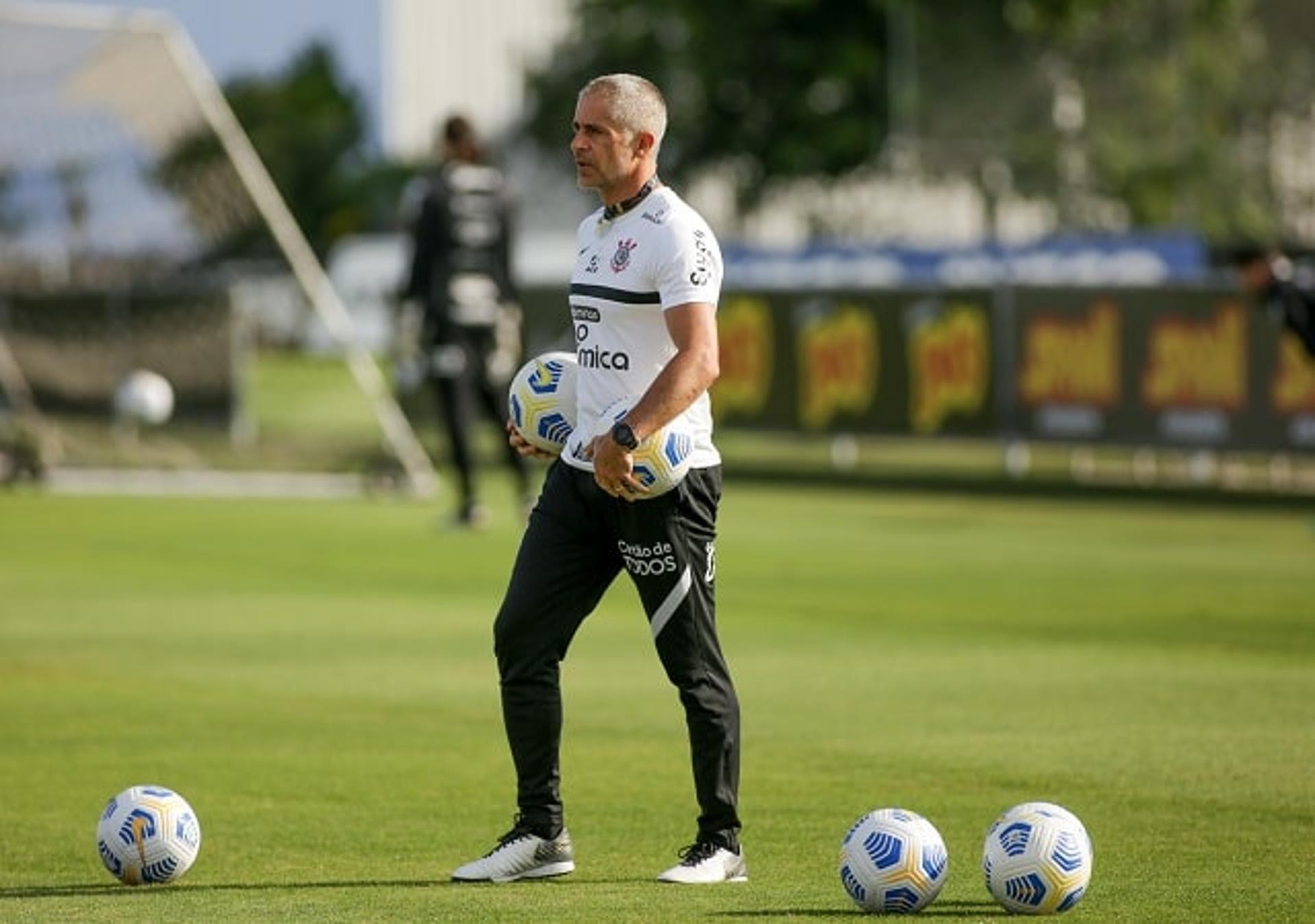 Sylvinho - treino do Corinthians - 23-11